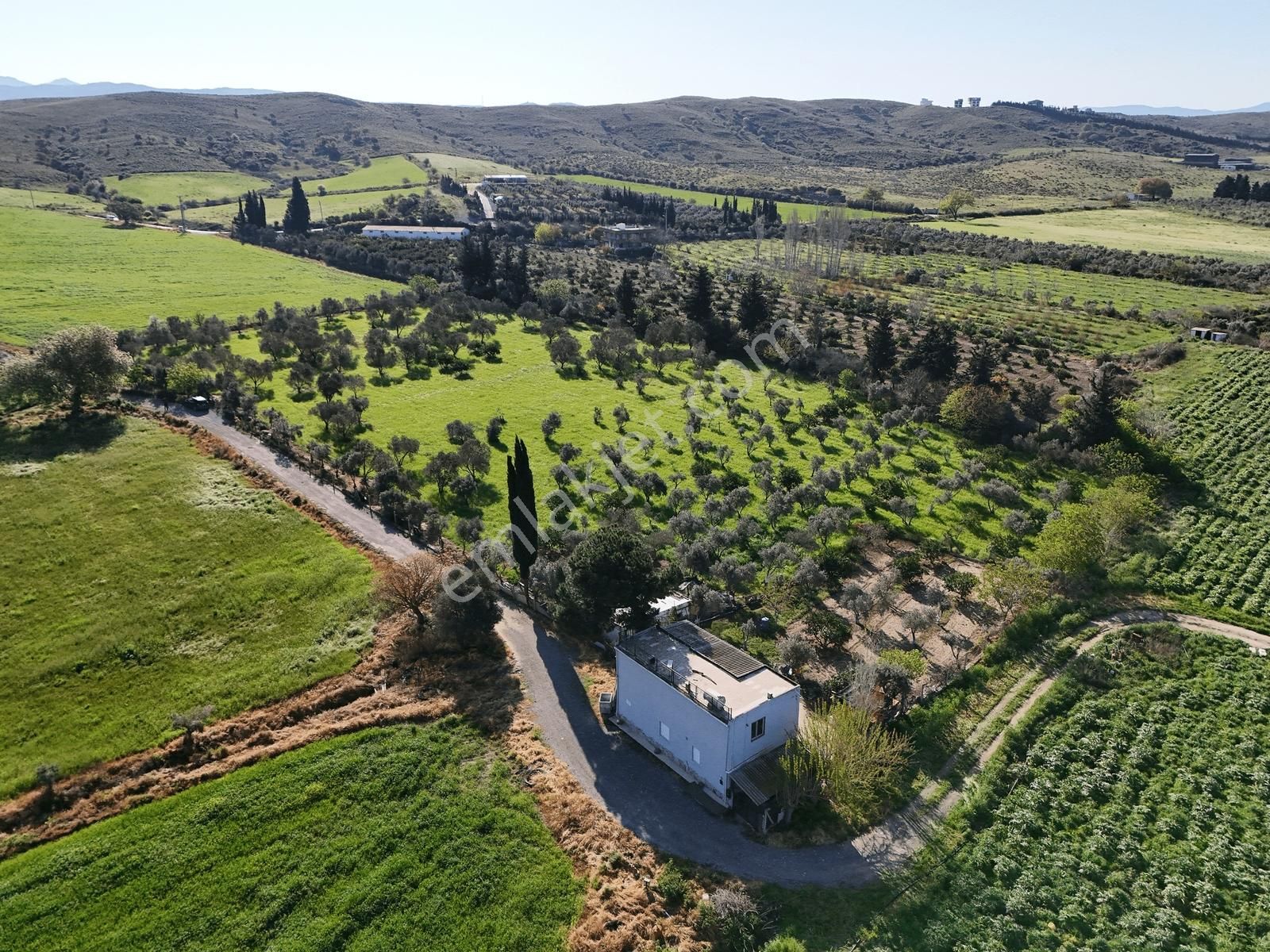 2 Numaratajı Olan 12 Dönüm Arazi. Denize Ve Merkeze 10 Dk.