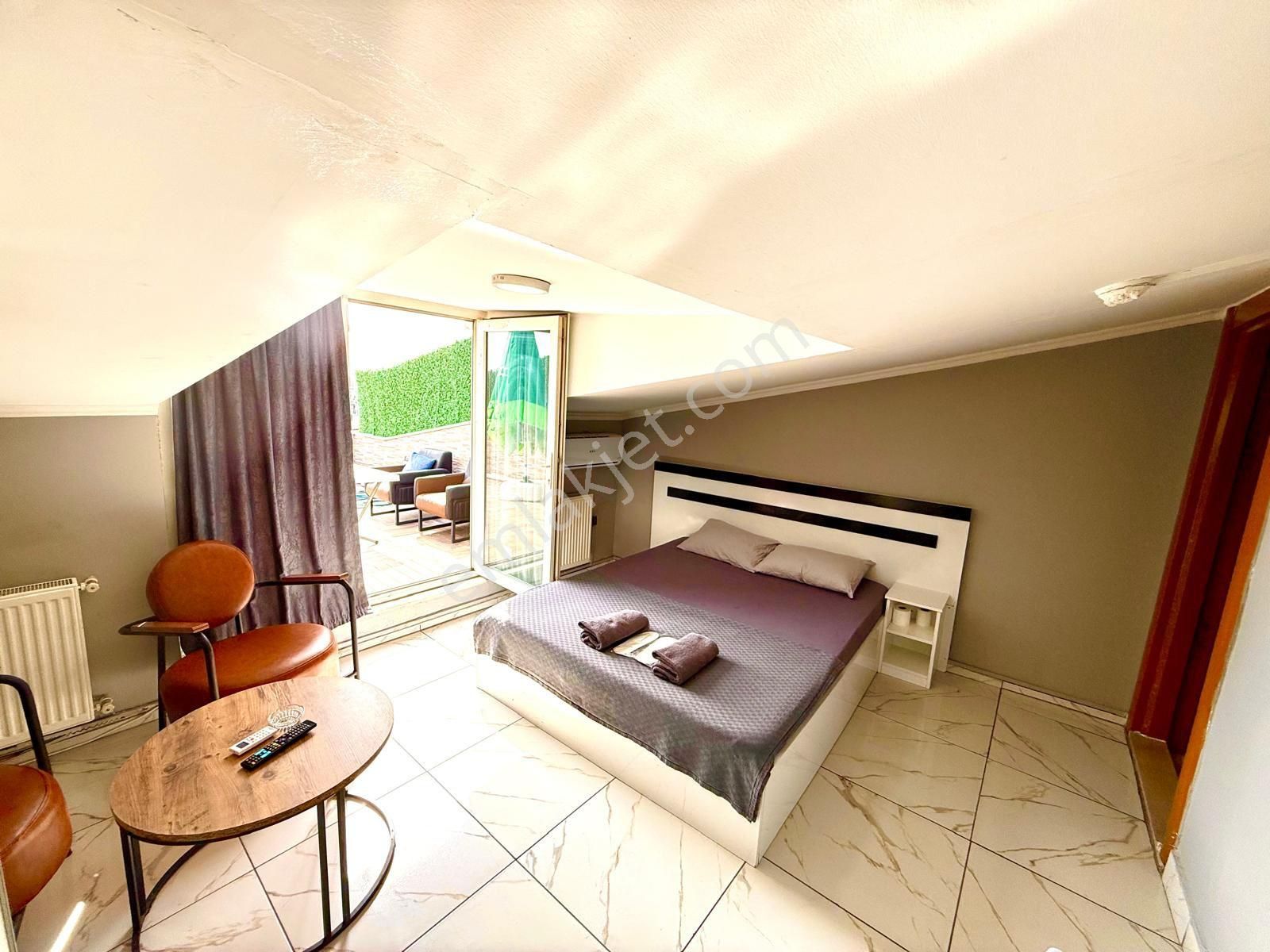 Fatih Topkapı'da Tramvay Yakını Lüks Dizayn Orj Resim Teraslı Günlük Kiralık Daireler 7/24 - Görsel 14
