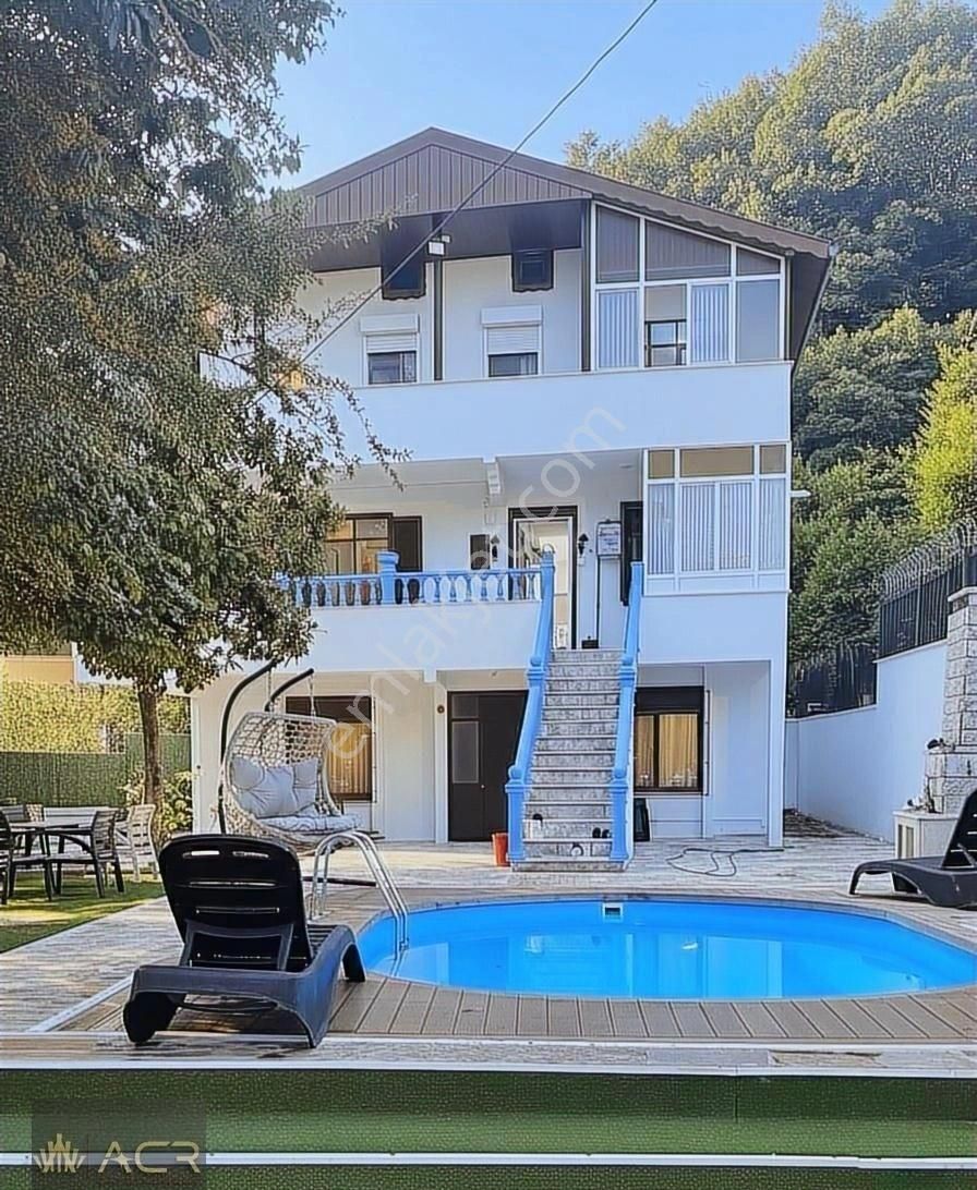 Acr Gyd'den Şile Kabakoz'da Plaja Yakın Havuzlu Satılık Villa