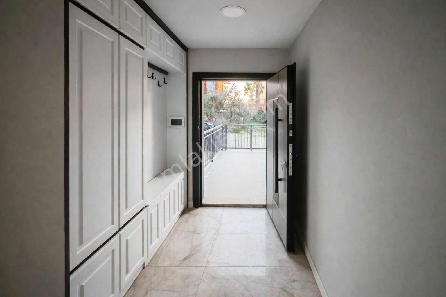 Seferihisar'da Kullanışlı Ve Sıfır, Denize Yakın 3+1 Villa - Görsel 12