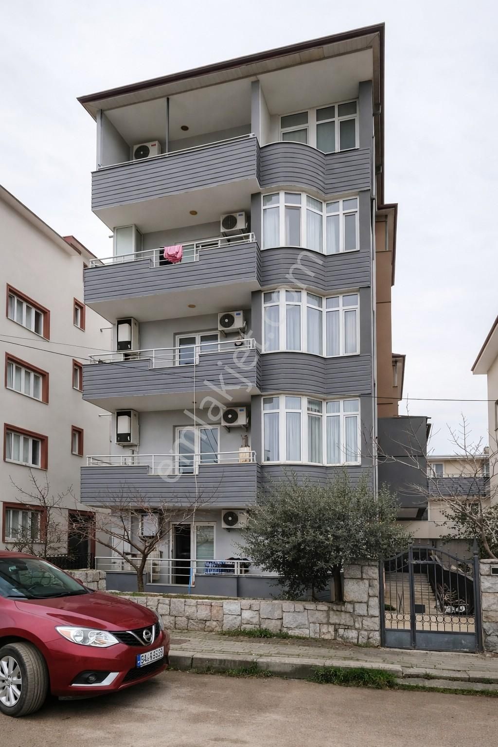 Aile Apartmanında 2+1 Kiralık Geniş Daire - Görsel 11