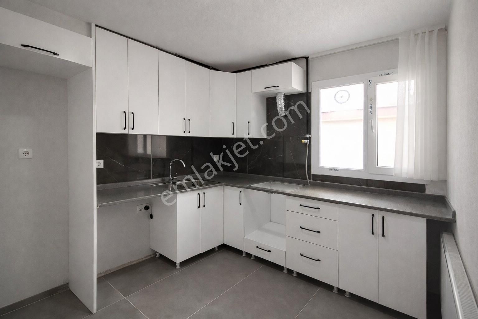 Aile Apartmanında 2+1 Kiralık Geniş Daire - Görsel 4