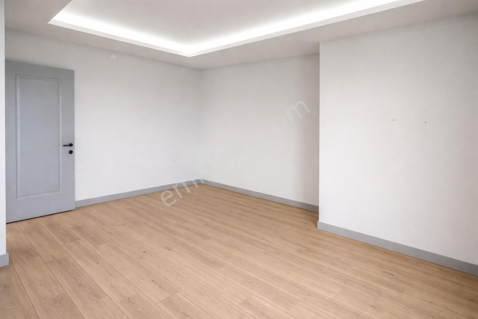 Aile Apartmanında 2+1 Kiralık Geniş Daire - Görsel 14