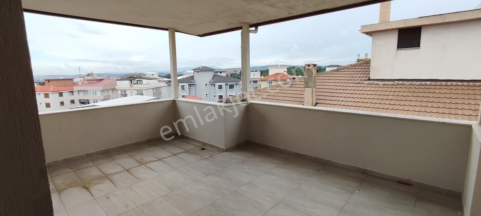 Aile Apartmanında 2+1 Kiralık Geniş Daire - Görsel 2