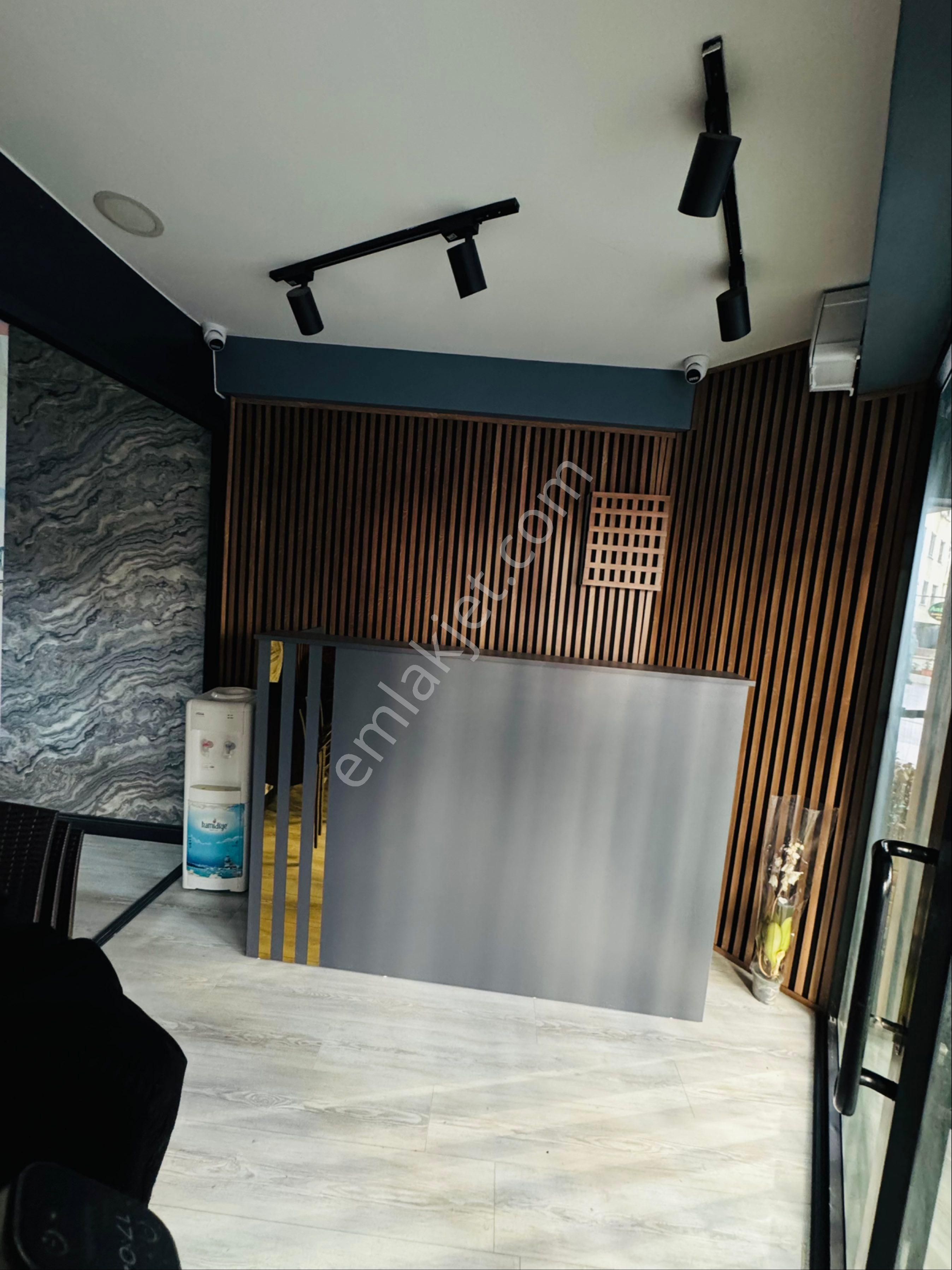 Çift Cepheli Bahçeli Lüks Tasarımlı Hazır Kurulu Düzenli Ve Ofis - Görsel 3