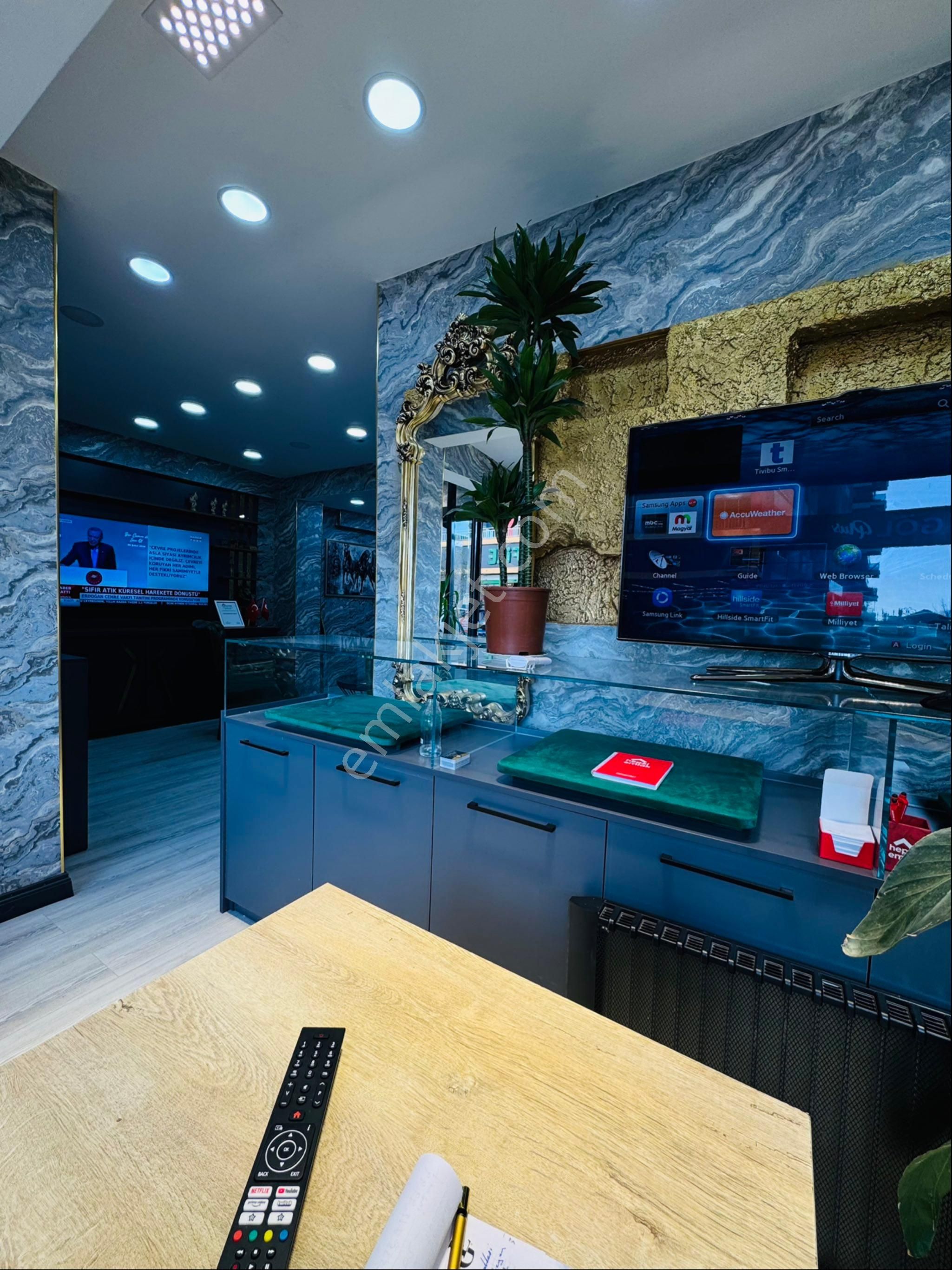 Çift Cepheli Bahçeli Lüks Tasarımlı Hazır Kurulu Düzenli Ve Ofis - Görsel 18