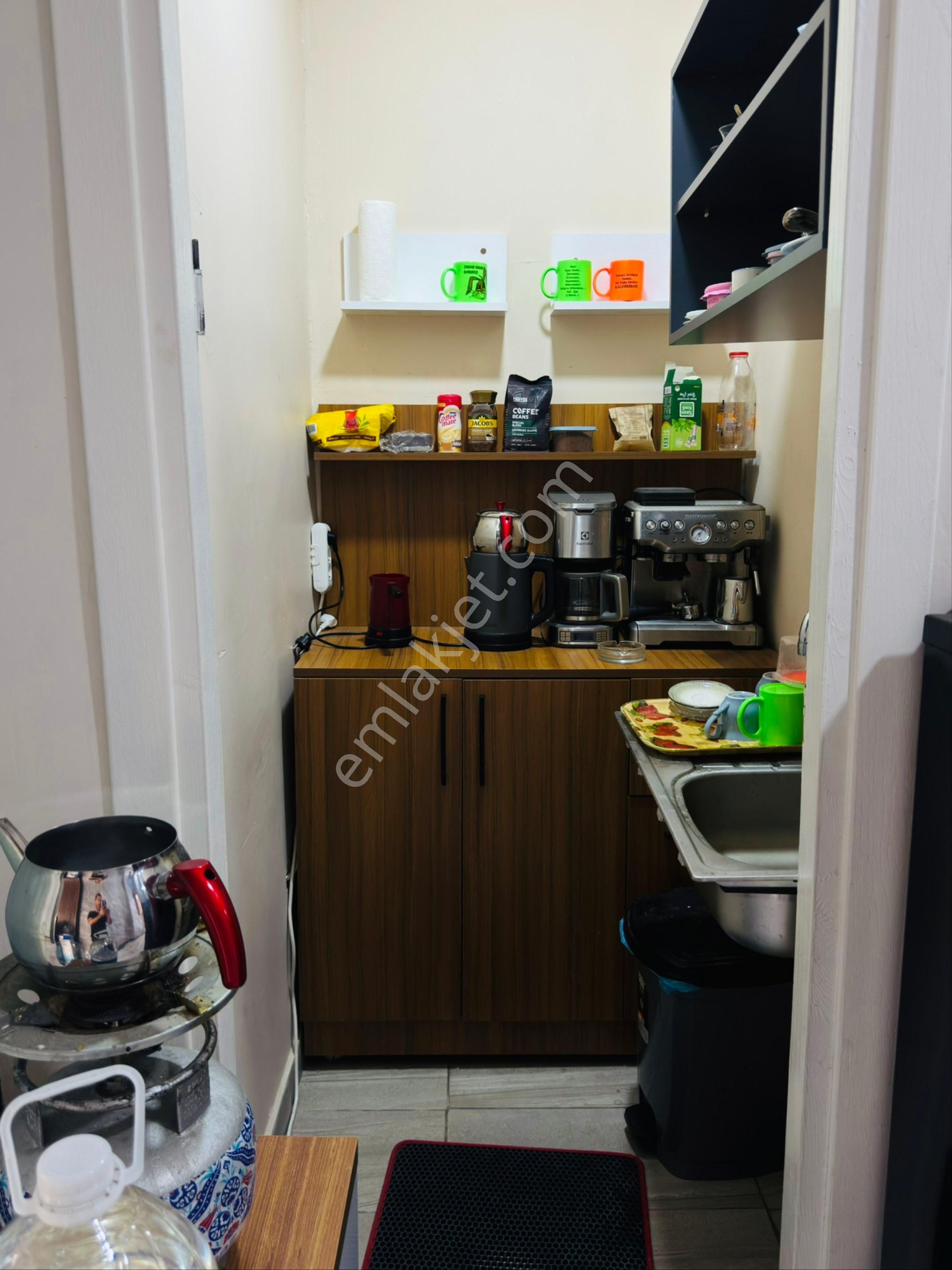 Çift Cepheli Bahçeli Lüks Tasarımlı Hazır Kurulu Düzenli Ve Ofis - Görsel 14