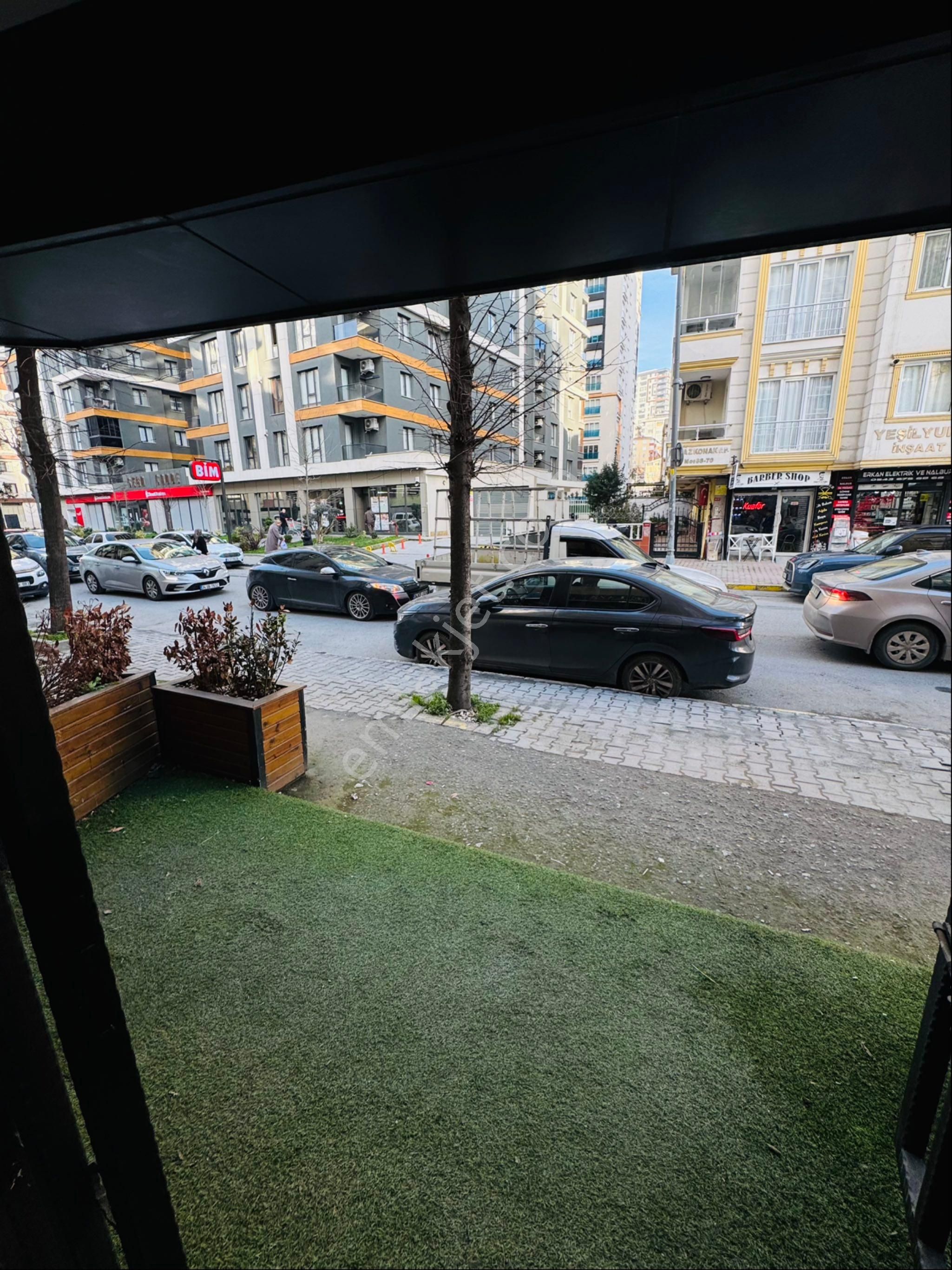 Çift Cepheli Bahçeli Lüks Tasarımlı Hazır Kurulu Düzenli Ve Ofis - Görsel 4