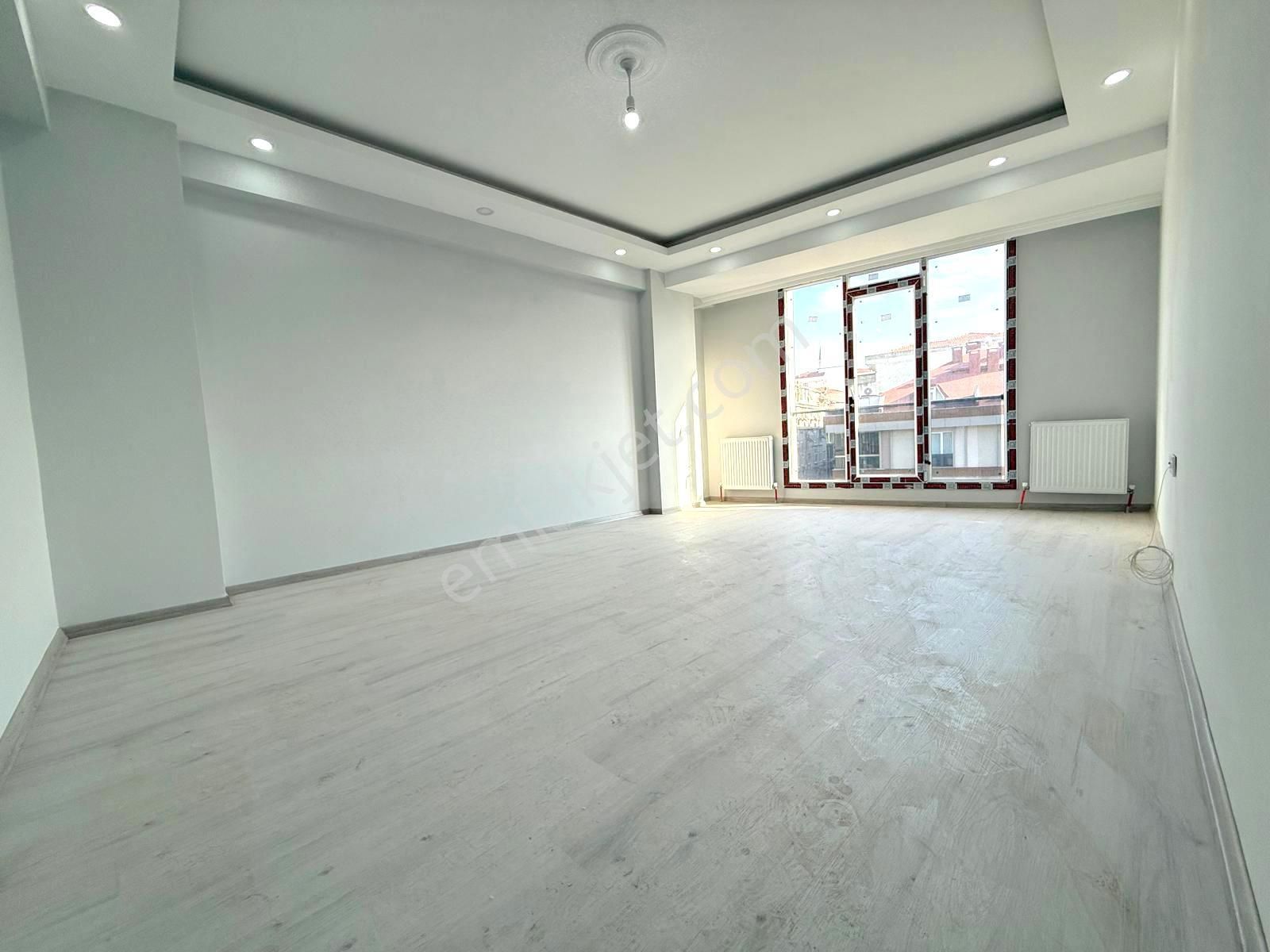 Yıldız Dan Sıfır Kredili 3+1 Cadde Üzeri Önü Açık Daire - Görsel 3