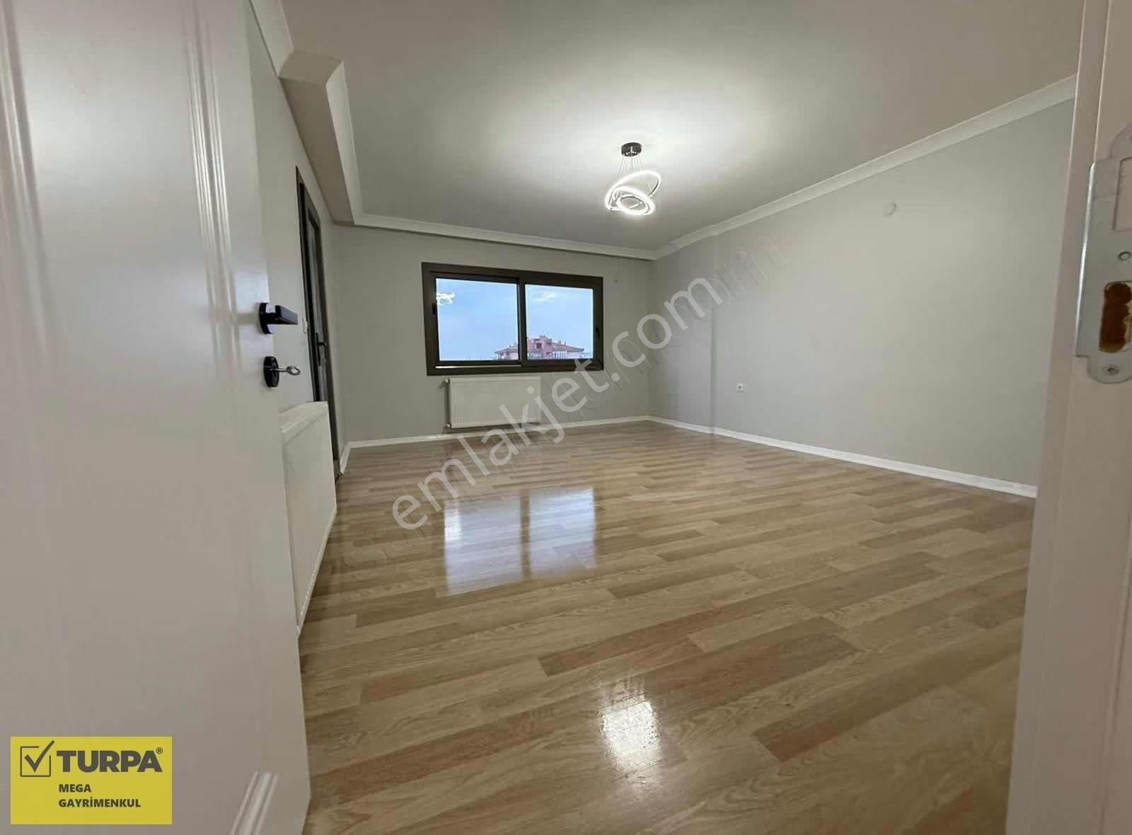 Emek Mah Manzaralı Çaykur Yakını Tadilatlı 3+1 Satılık Daire - Görsel 3