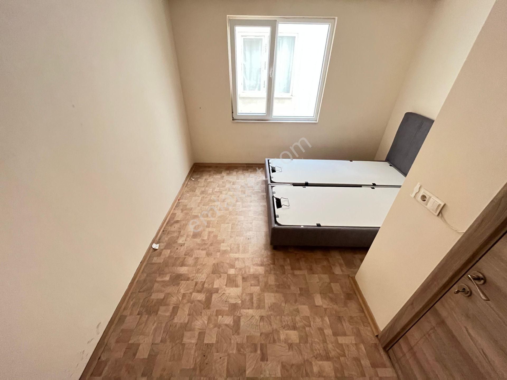 Akçay Sezgin Emlaktan Asansörlü Doğalgazlı Sürekli Kiralık 2+1 - Görsel 15