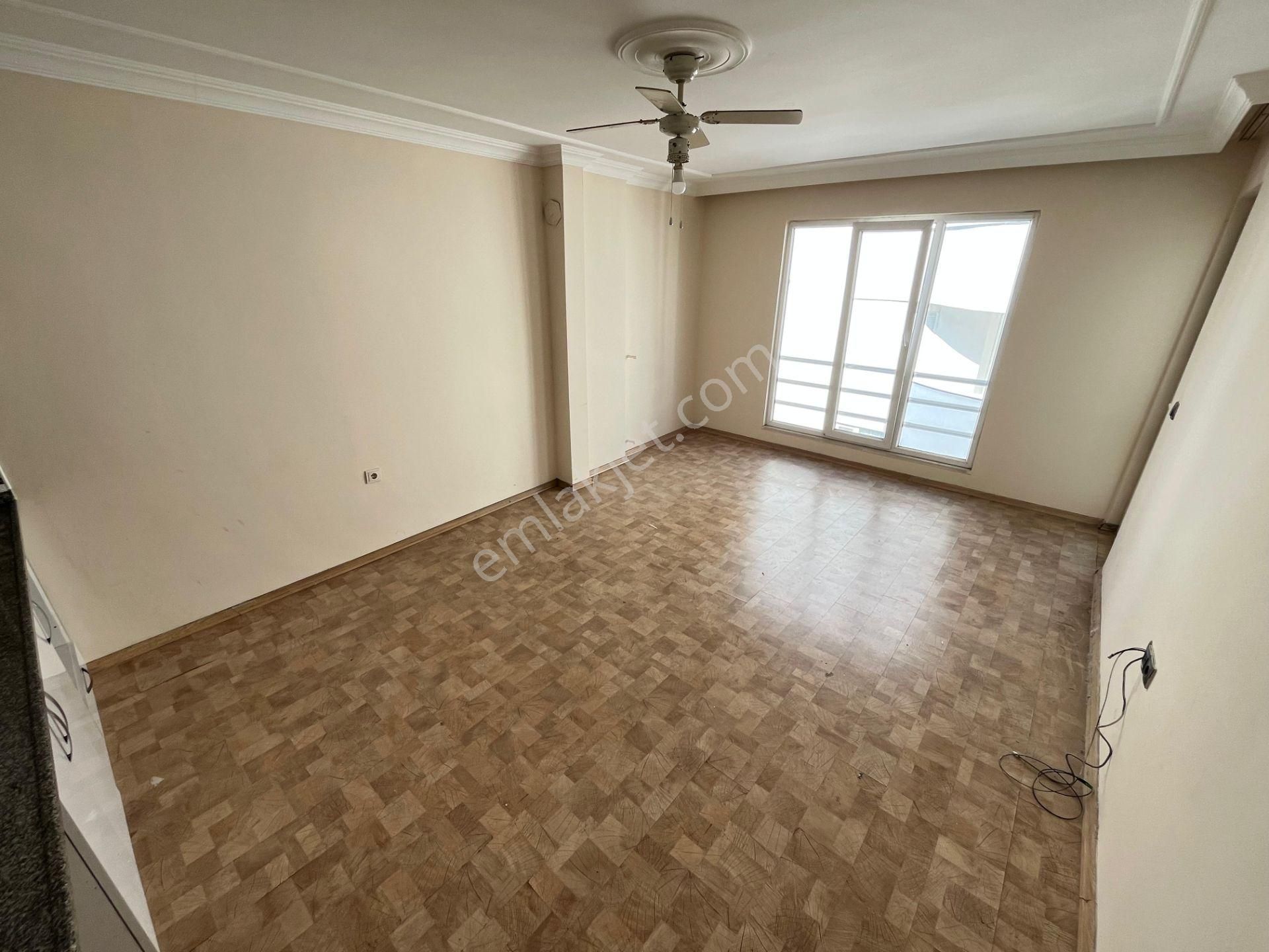 Akçay Sezgin Emlaktan Asansörlü Doğalgazlı Sürekli Kiralık 2+1 - Görsel 6