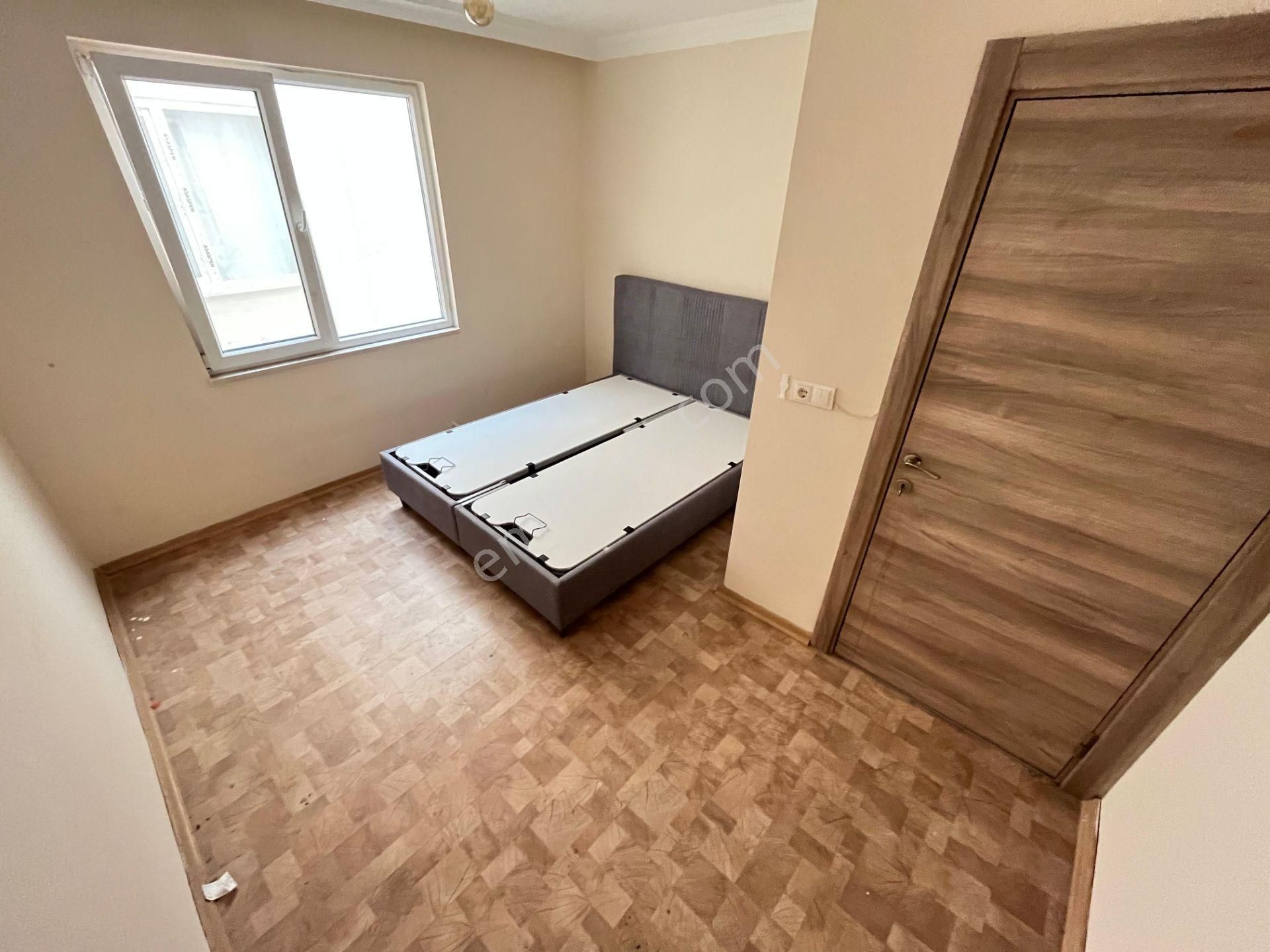 Akçay Sezgin Emlaktan Asansörlü Doğalgazlı Sürekli Kiralık 2+1 - Görsel 13