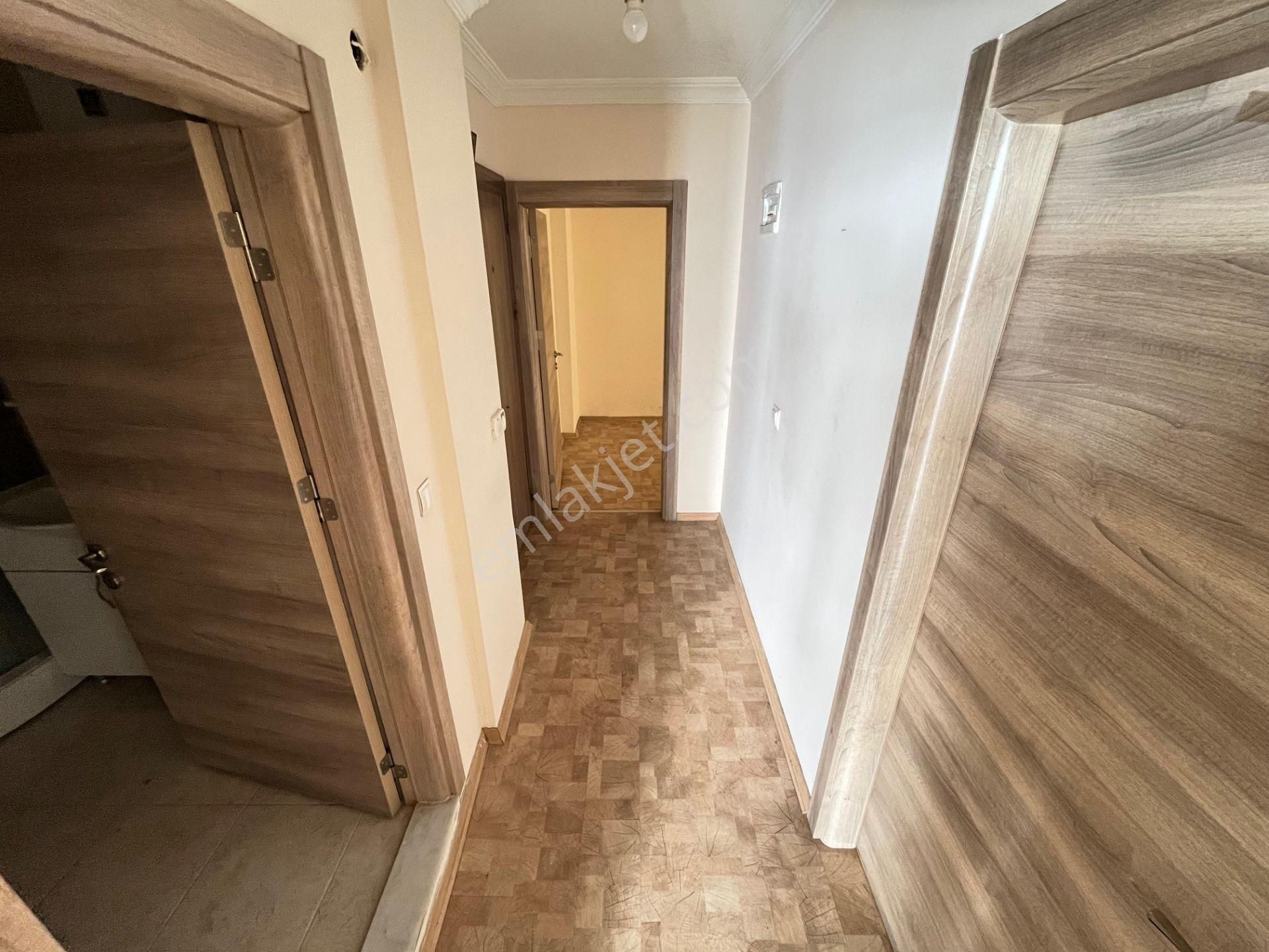 Akçay Sezgin Emlaktan Asansörlü Doğalgazlı Sürekli Kiralık 2+1 - Görsel 17