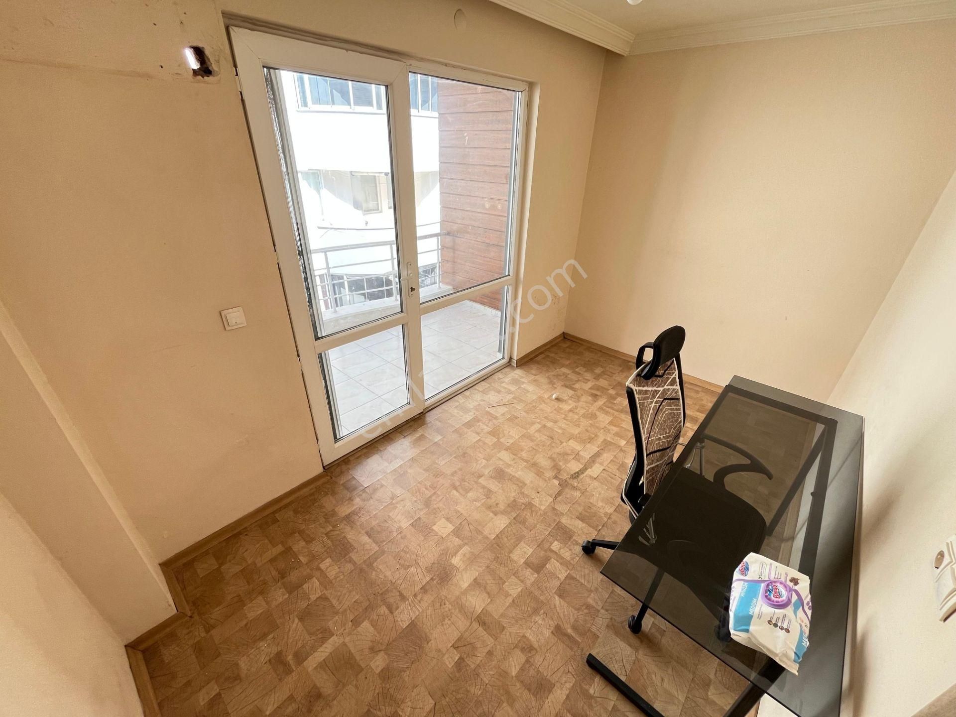 Akçay Sezgin Emlaktan Asansörlü Doğalgazlı Sürekli Kiralık 2+1 - Görsel 10