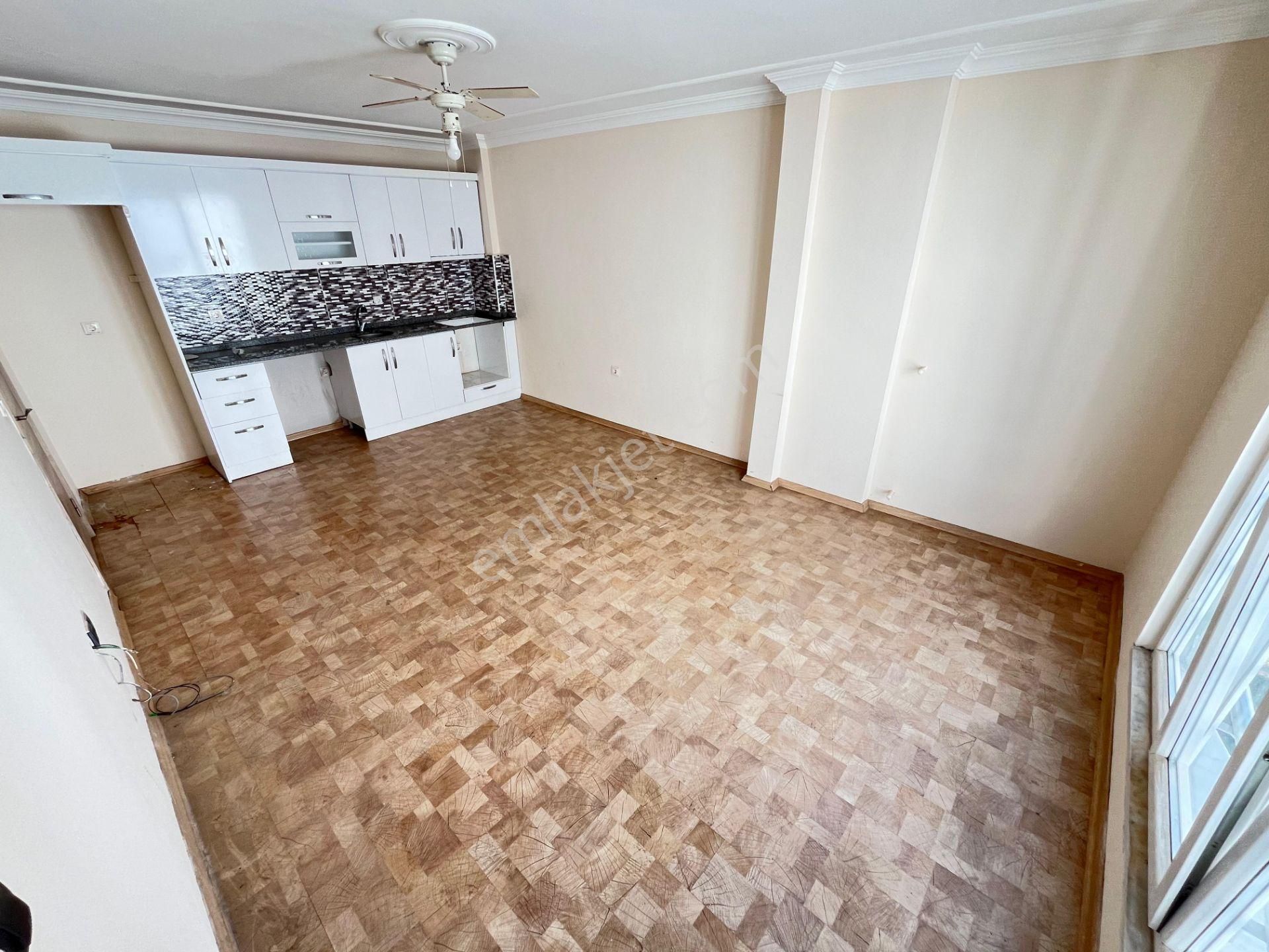 Akçay Sezgin Emlaktan Asansörlü Doğalgazlı Sürekli Kiralık 2+1 - Görsel 2