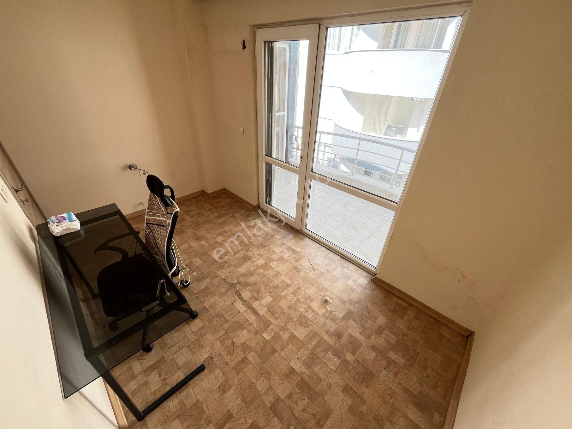 Akçay Sezgin Emlaktan Asansörlü Doğalgazlı Sürekli Kiralık 2+1 - Görsel 14