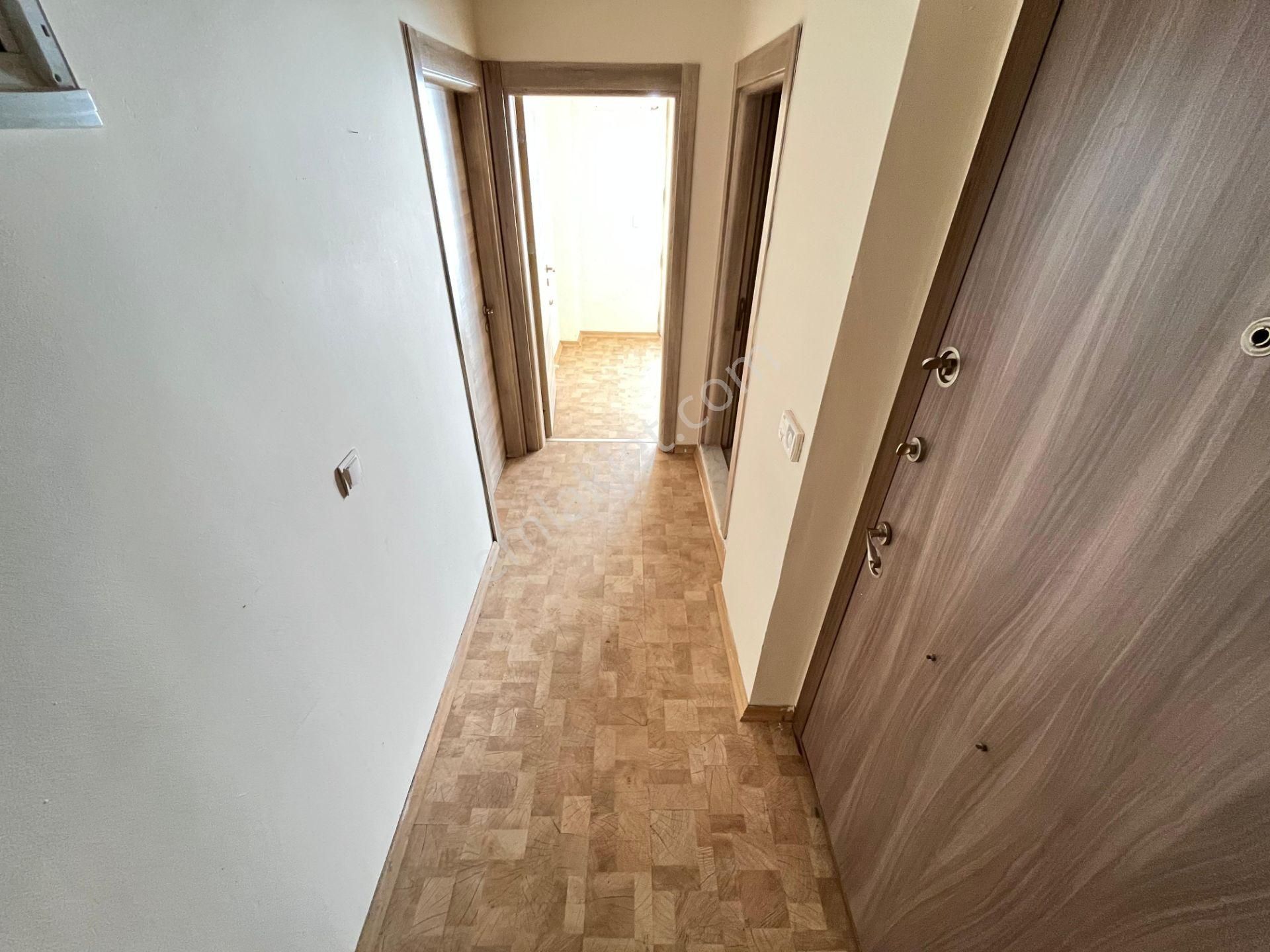 Akçay Sezgin Emlaktan Asansörlü Doğalgazlı Sürekli Kiralık 2+1 - Görsel 16