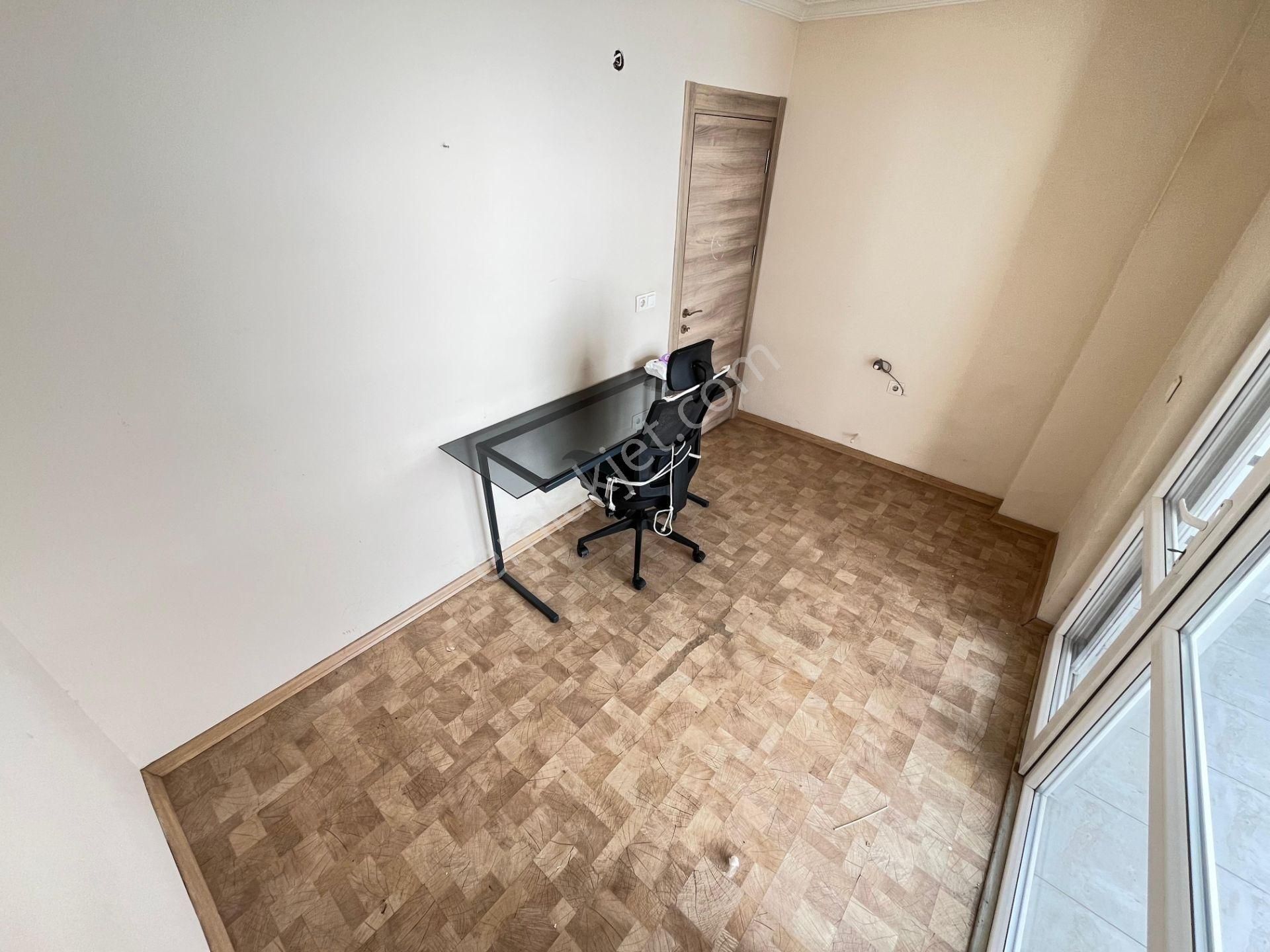 Akçay Sezgin Emlaktan Asansörlü Doğalgazlı Sürekli Kiralık 2+1 - Görsel 11