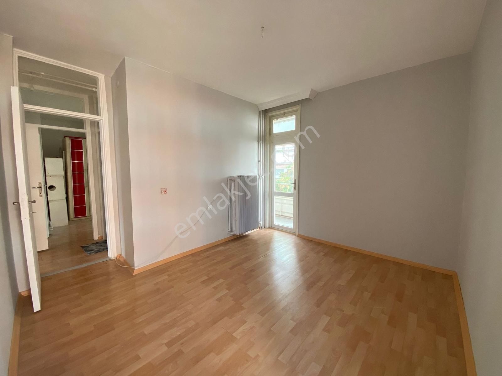 Kennedy Caddesinin En İyi Konumunda Arakat 3+1 - Görsel 3