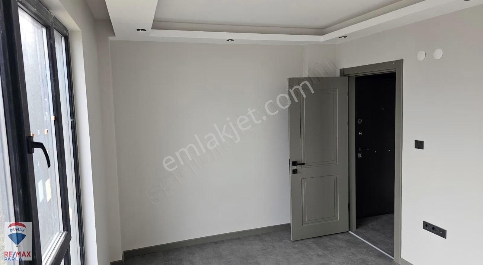 Deniz Manzaralı | Yenimahallede Ultra Lüx 1+1 | Geniş Balkon - Görsel 6