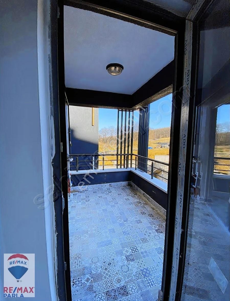 Atakum'da Havuzlu Site'de 1+1 Daire- Remax Ezgi Kansız - Görsel 11