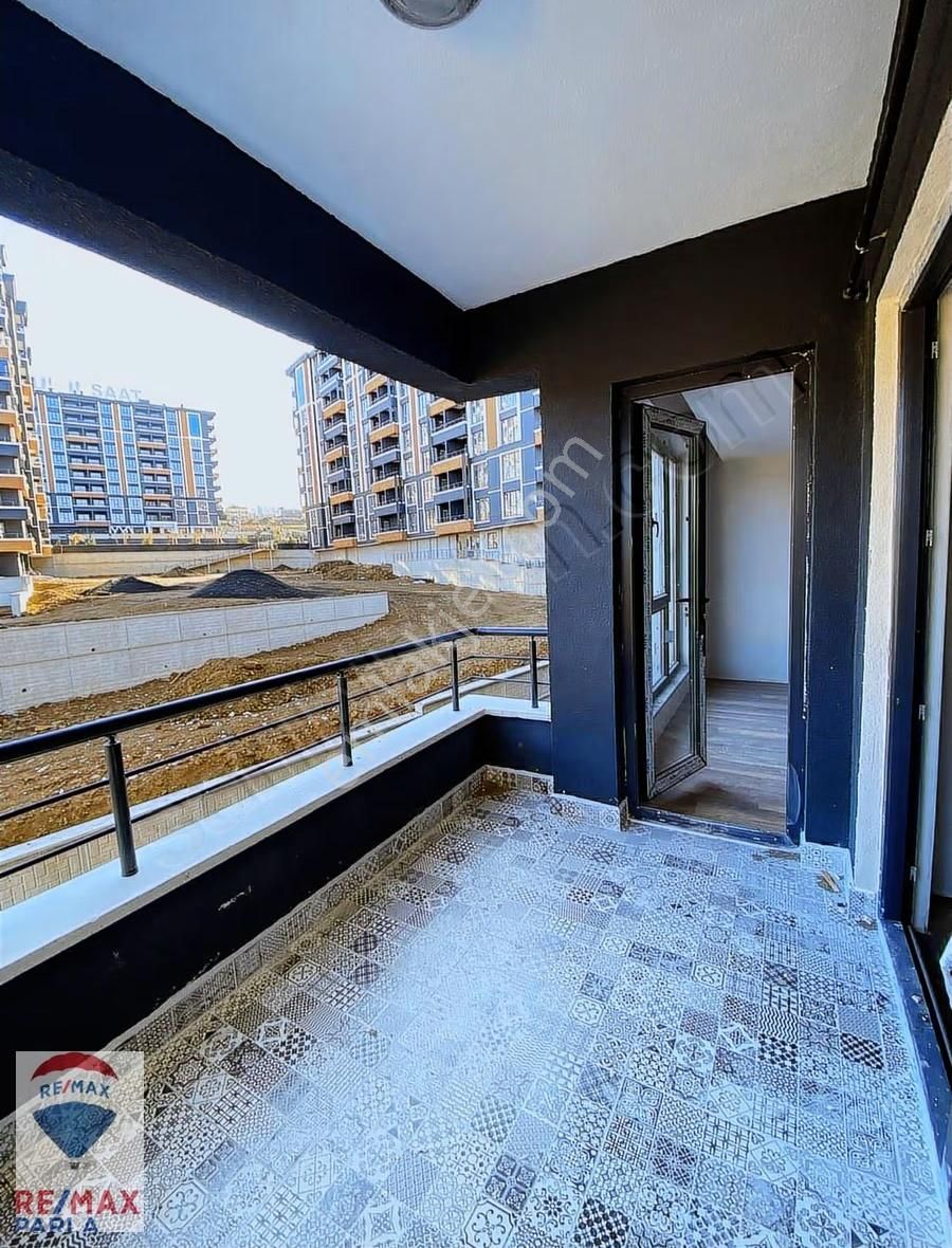 Atakum'da Havuzlu Site'de 1+1 Daire- Remax Ezgi Kansız - Görsel 3