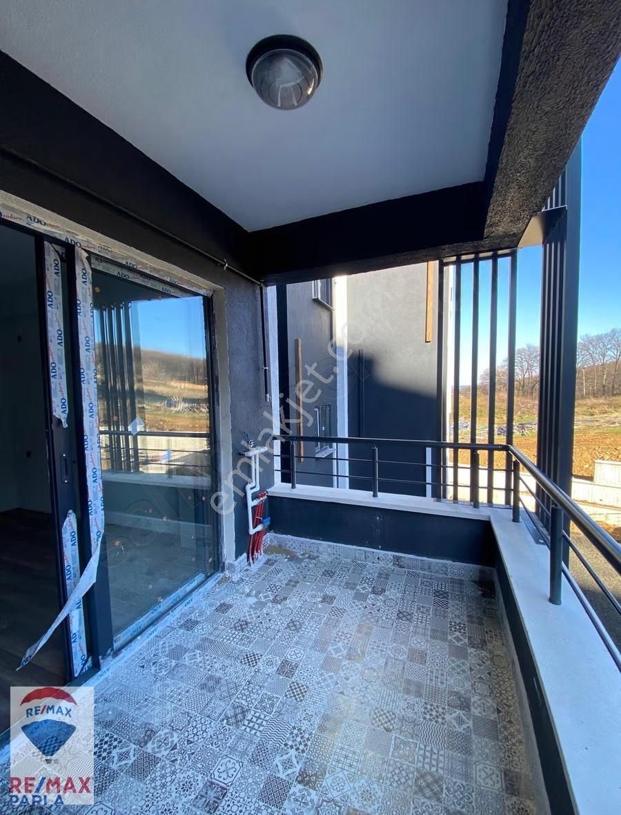 Atakum'da Havuzlu Site'de 1+1 Daire- Remax Ezgi Kansız