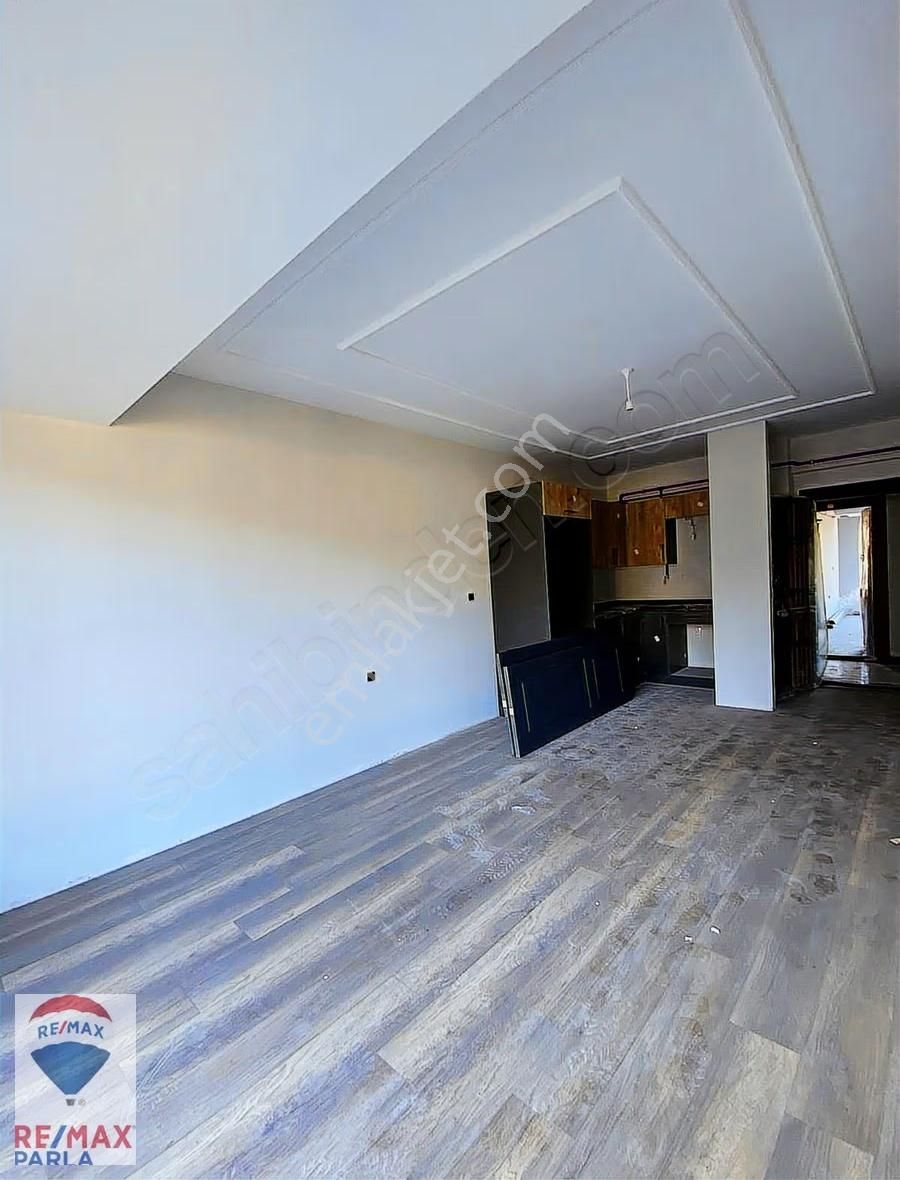 Atakum'da Havuzlu Site'de 1+1 Daire- Remax Ezgi Kansız - Görsel 10