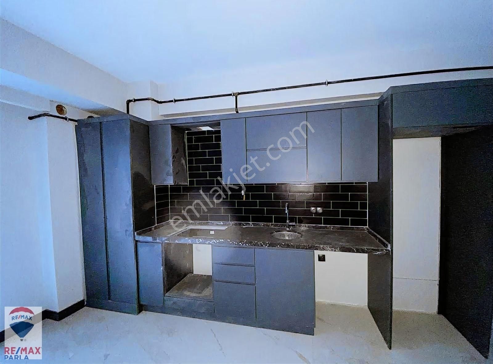 Atakum'da Anayol Üzeri Geniş 1+1 Daire(nest)-remax Ezgi Kansız