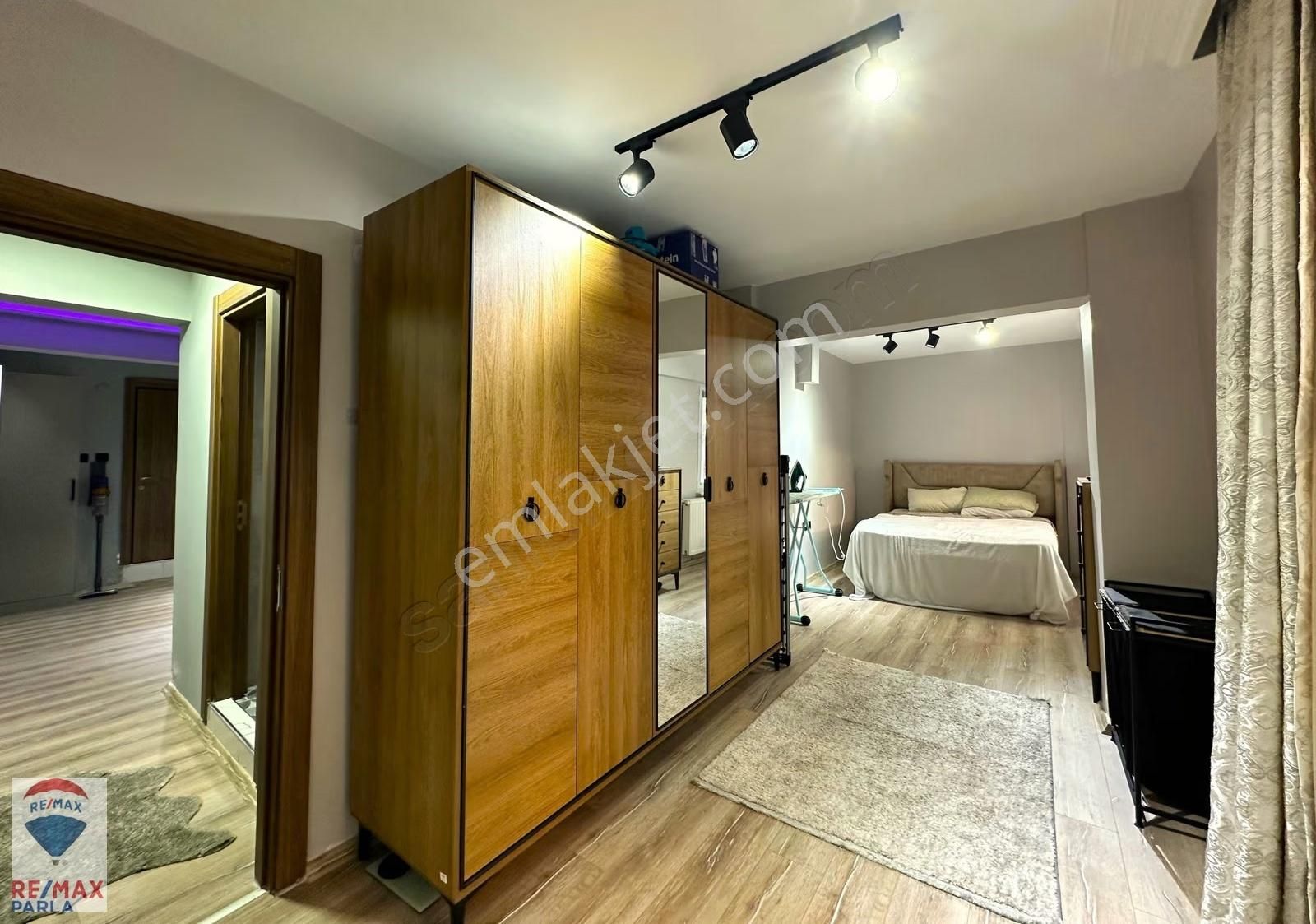 Remax Parla | Ömürevlerinde Sahile Yürüme Mesafesinde Geniş 3+1! - Görsel 12