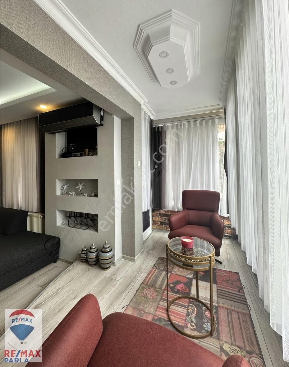 Remax Parla | Sahile Yürüme Mesafesinde 1.katta 3+1 Daire ! - Görsel 9