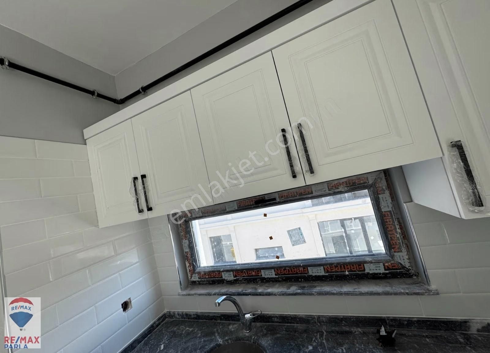 Parla | Körfez Tramvaya 600 M 47 M² Geniş Balkonlu 1+1 Daire! - Görsel 13