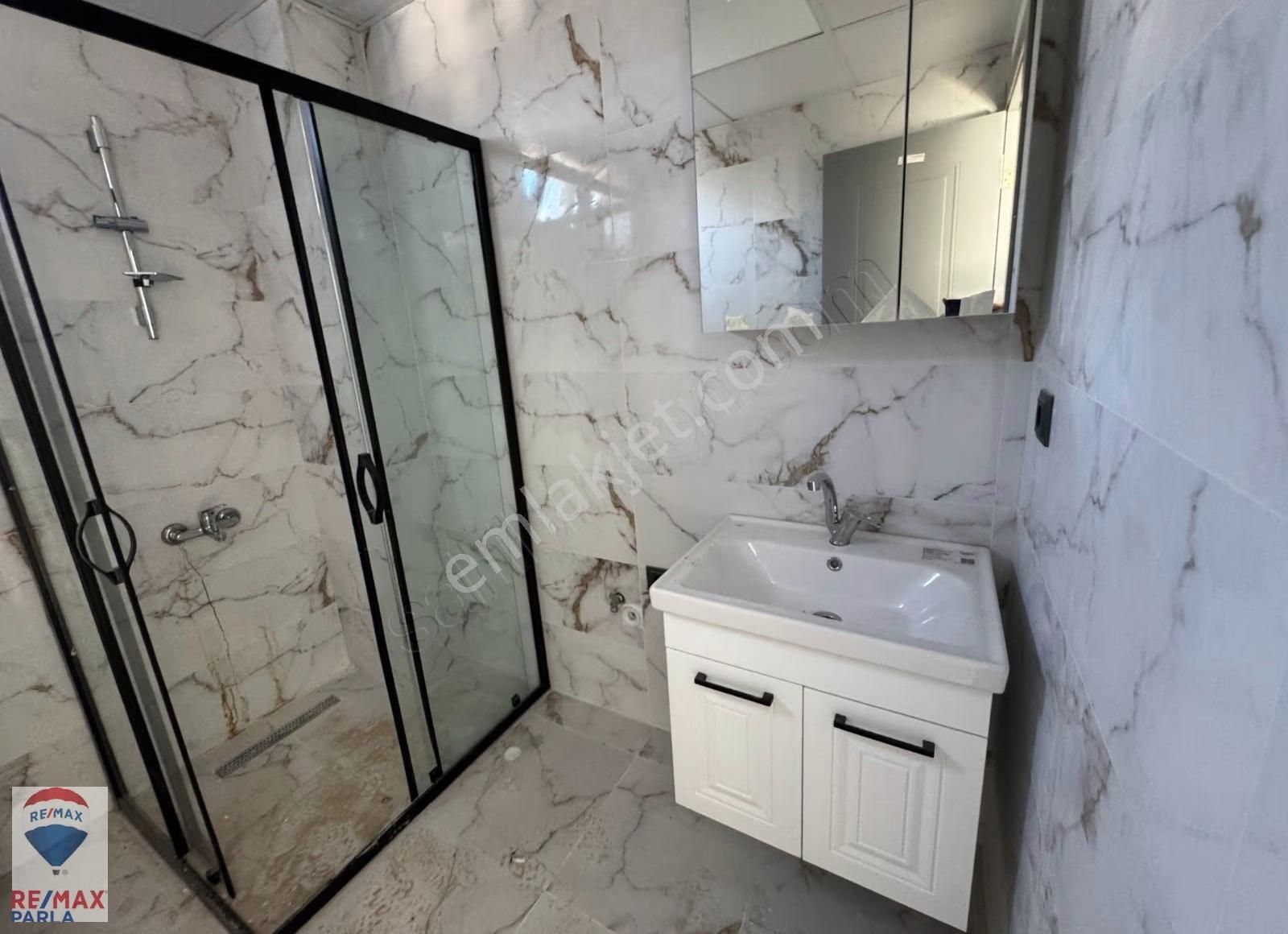 Parla | Körfez Tramvaya 600 M 47 M² Geniş Balkonlu 1+1 Daire! - Görsel 17