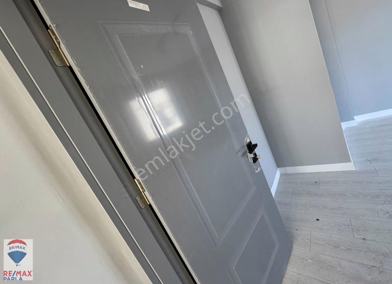 Parla | Körfez Tramvaya 600 M 47 M² Geniş Balkonlu 1+1 Daire! - Görsel 12