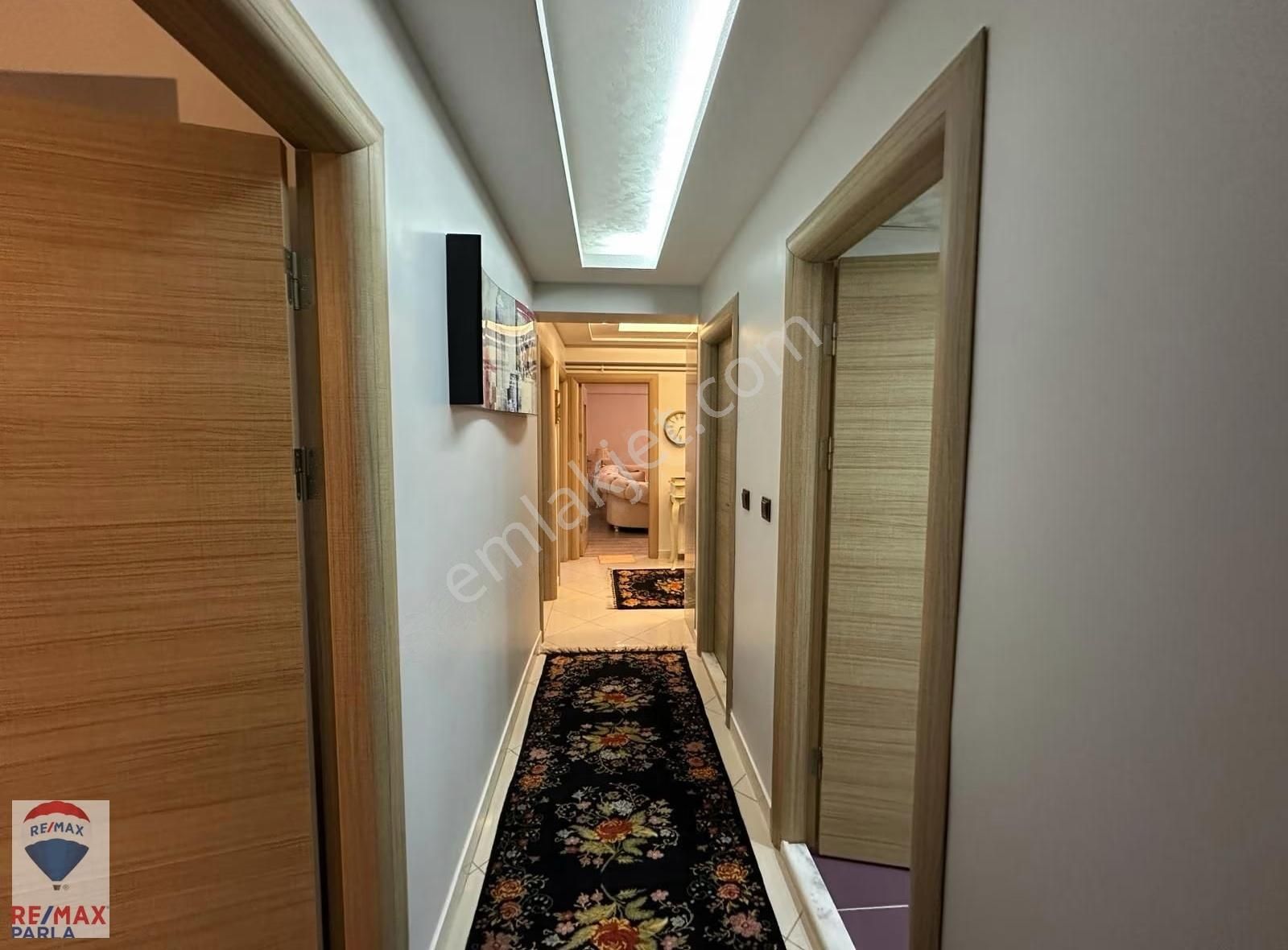 Çok Özel Satılık 3+1 Daire/ Remax Parla - Görsel 14