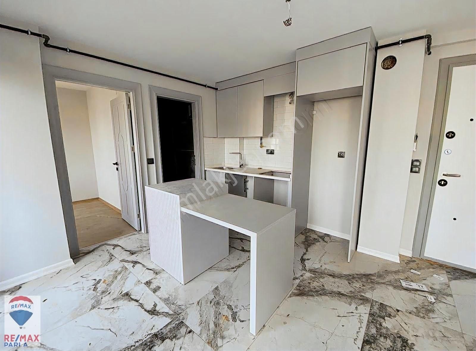 Atakum'da Deniz Manzaralı Satılık 1+1 Daire-remax Ezgi Kansız - Görsel 3