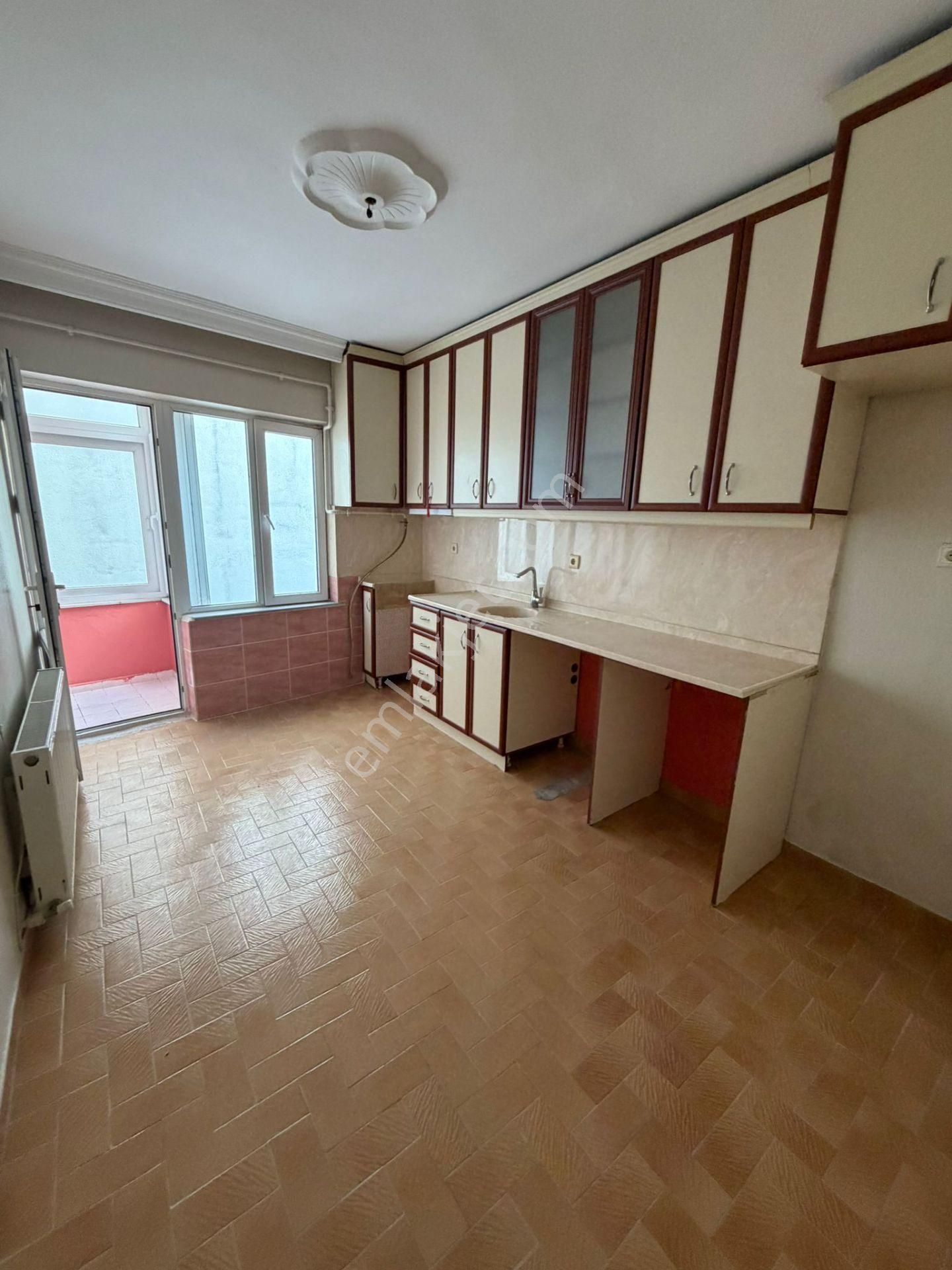 İhsaniye'de Koçkaçan Çeşmesi Yanı 2+1 Kiralık Daire - Görsel 5