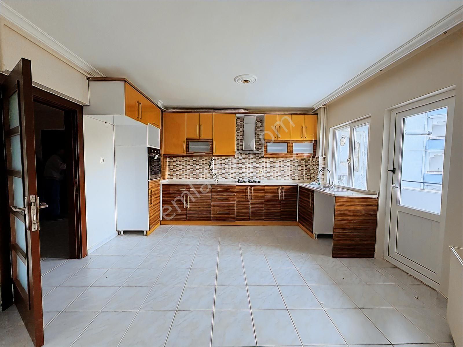Century 21 Ewa'dan Itır Sitesinde Ferah 3+1 Kiralık Daire! - Görsel 2