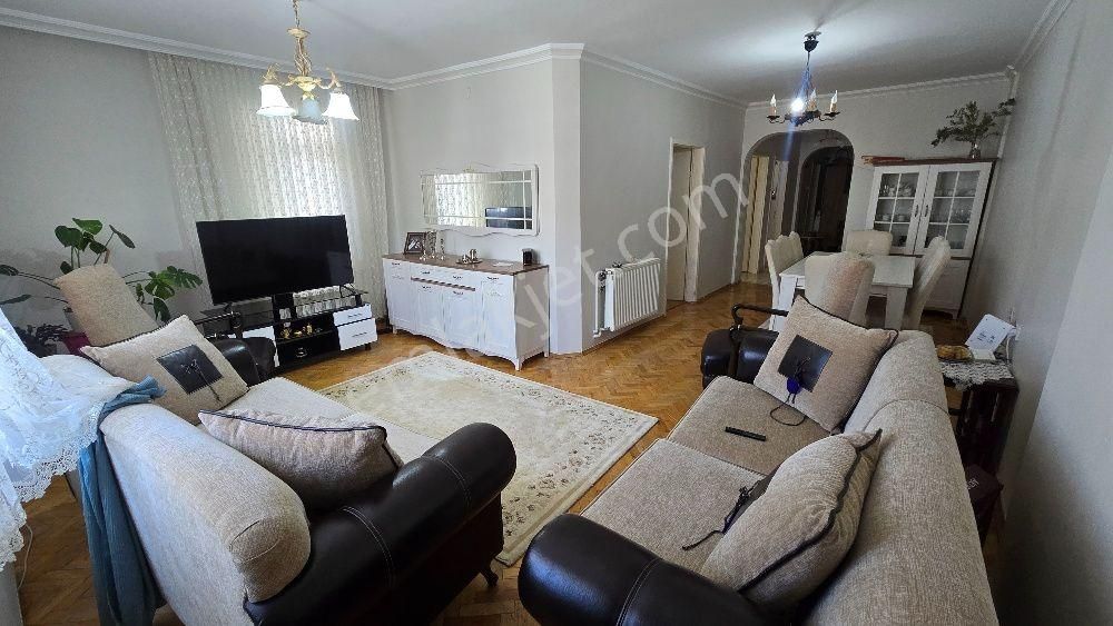 Asım Gündüz Mamak Cd Üstü Ön Cephe 1.kat Satılık Daire Yıldız Emlak'tan