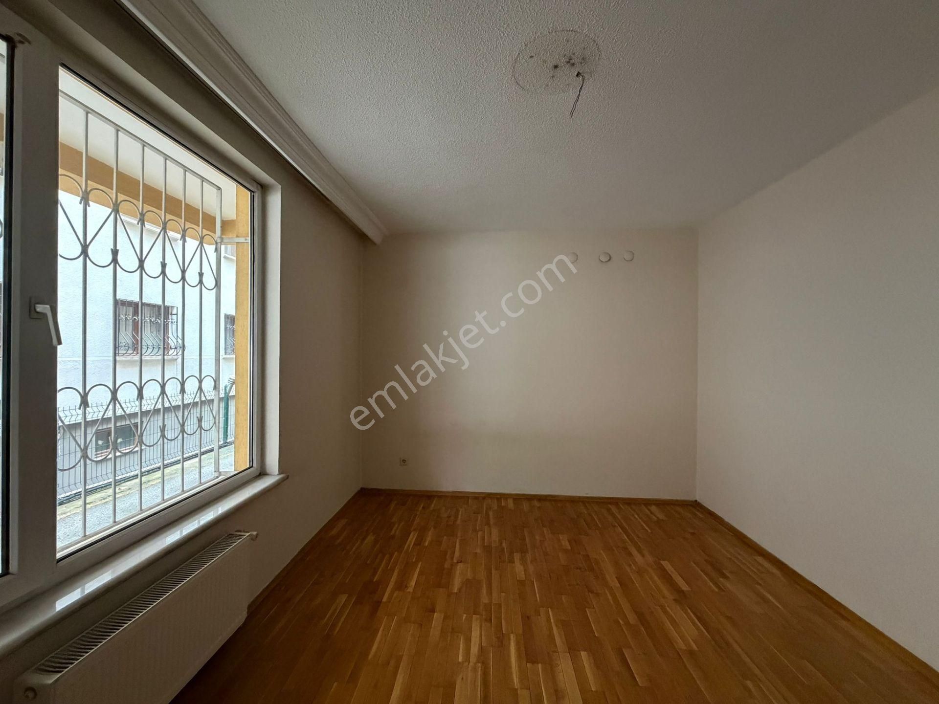 Ankara Çankaya Bahçelievler'de Geniş 2+1 Kiralık Daire - Görsel 22