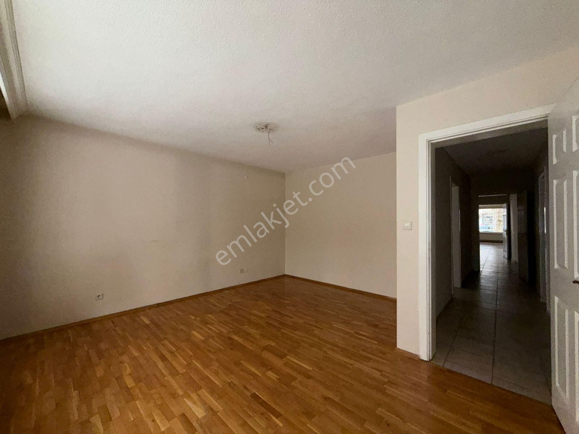 Ankara Çankaya Bahçelievler'de Geniş 2+1 Kiralık Daire - Görsel 24