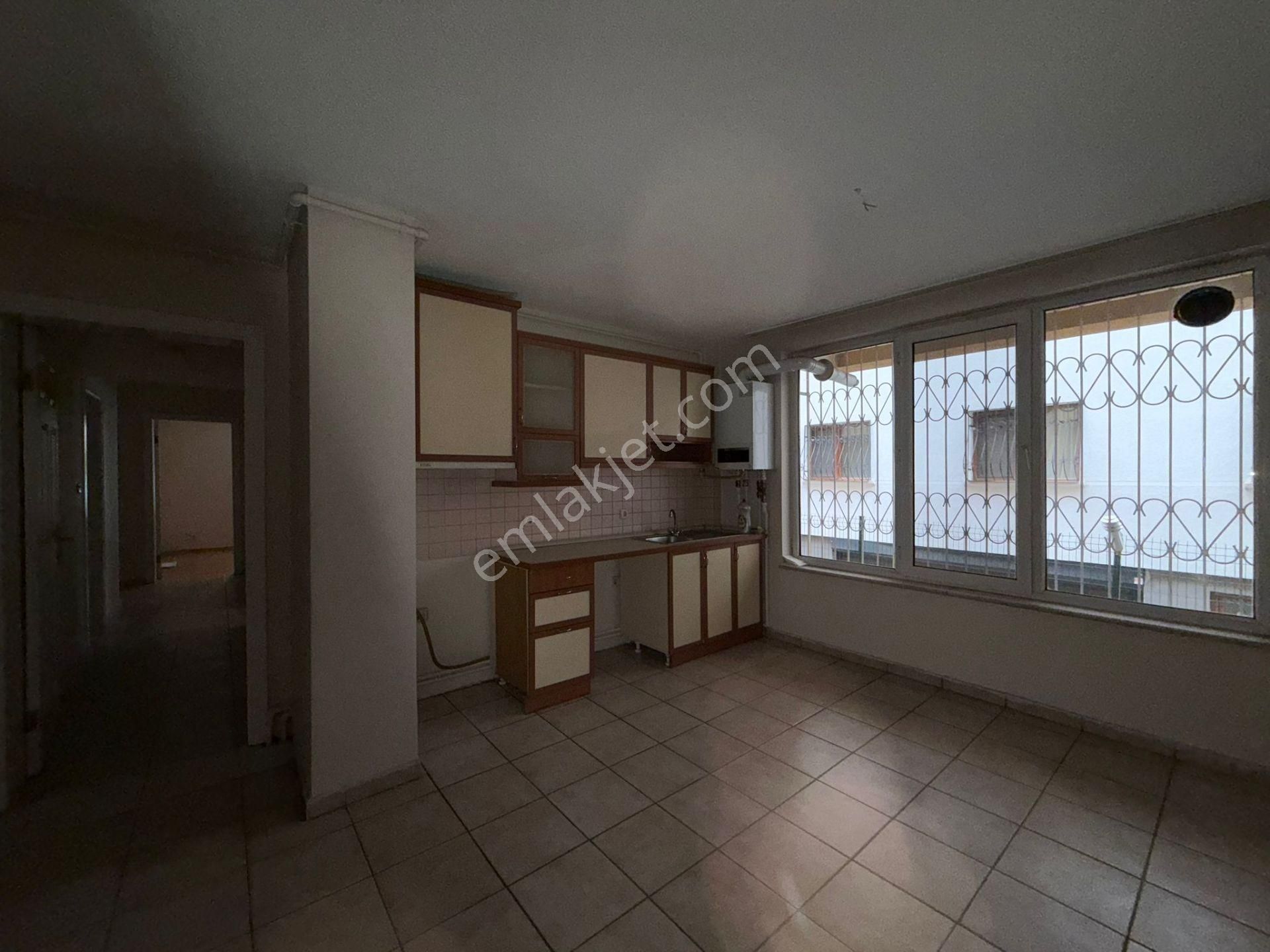 Ankara Çankaya Bahçelievler'de Geniş 2+1 Kiralık Daire - Görsel 15