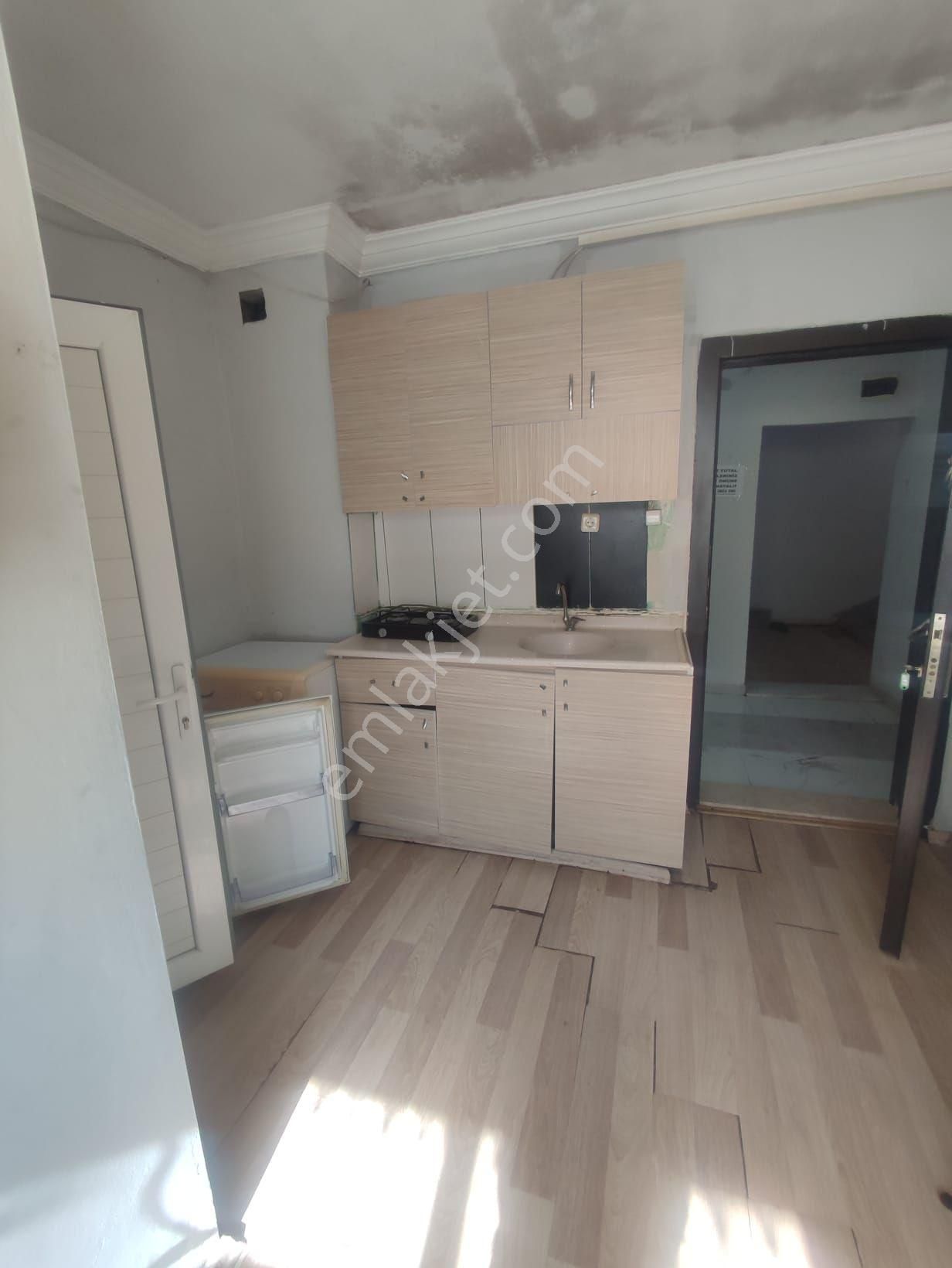 Adana Beyazevlerde Yalçın Park Civarında 1+0 Temiz Eşyalı Daire