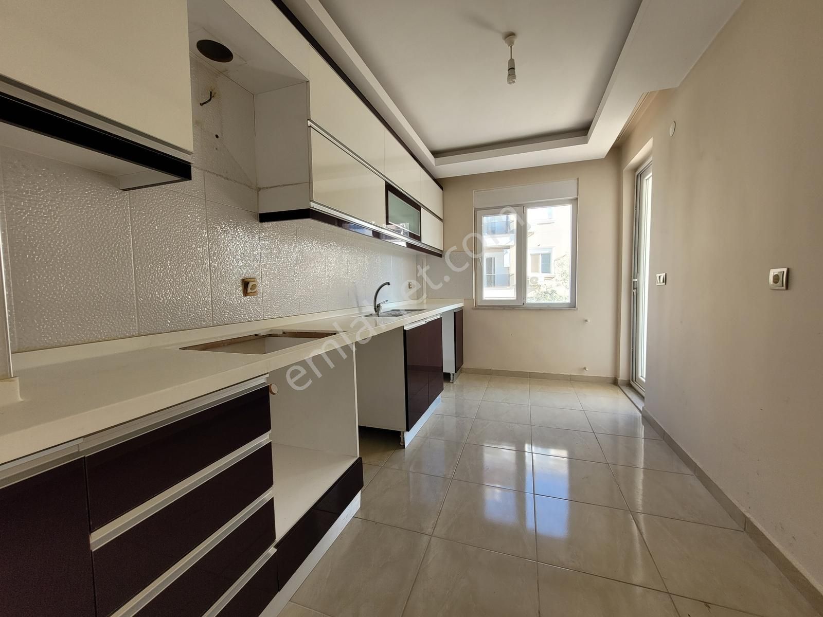 Göçerler'de Kiralık 2+1 Site İçi 1.kat Geniş Daire - Görsel 3