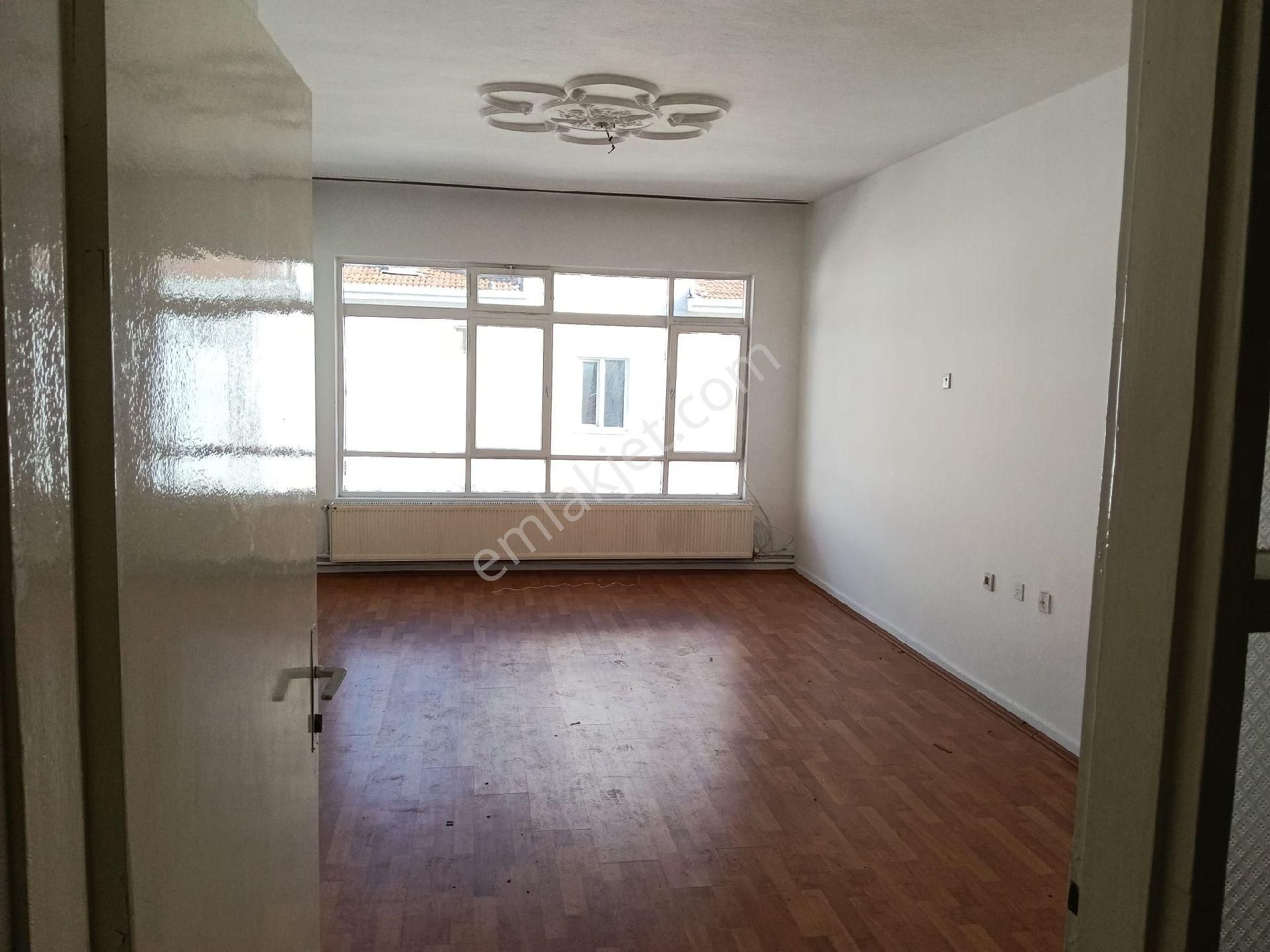 Sahibinden 1 Caddede Kiralık - Görsel 2