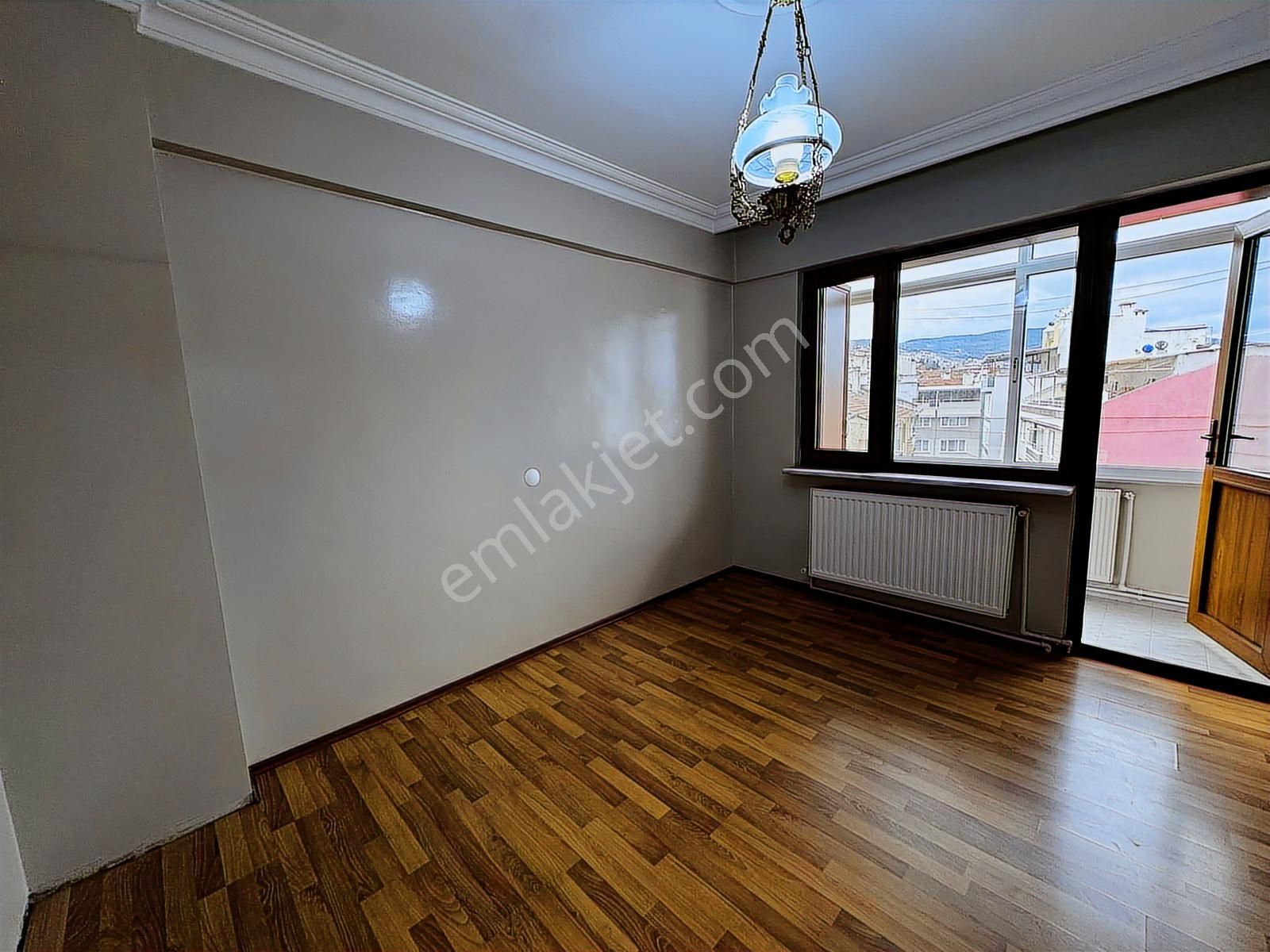 Davutkadı'da Bakımlı 3+1 Satılık Daire - Görsel 3