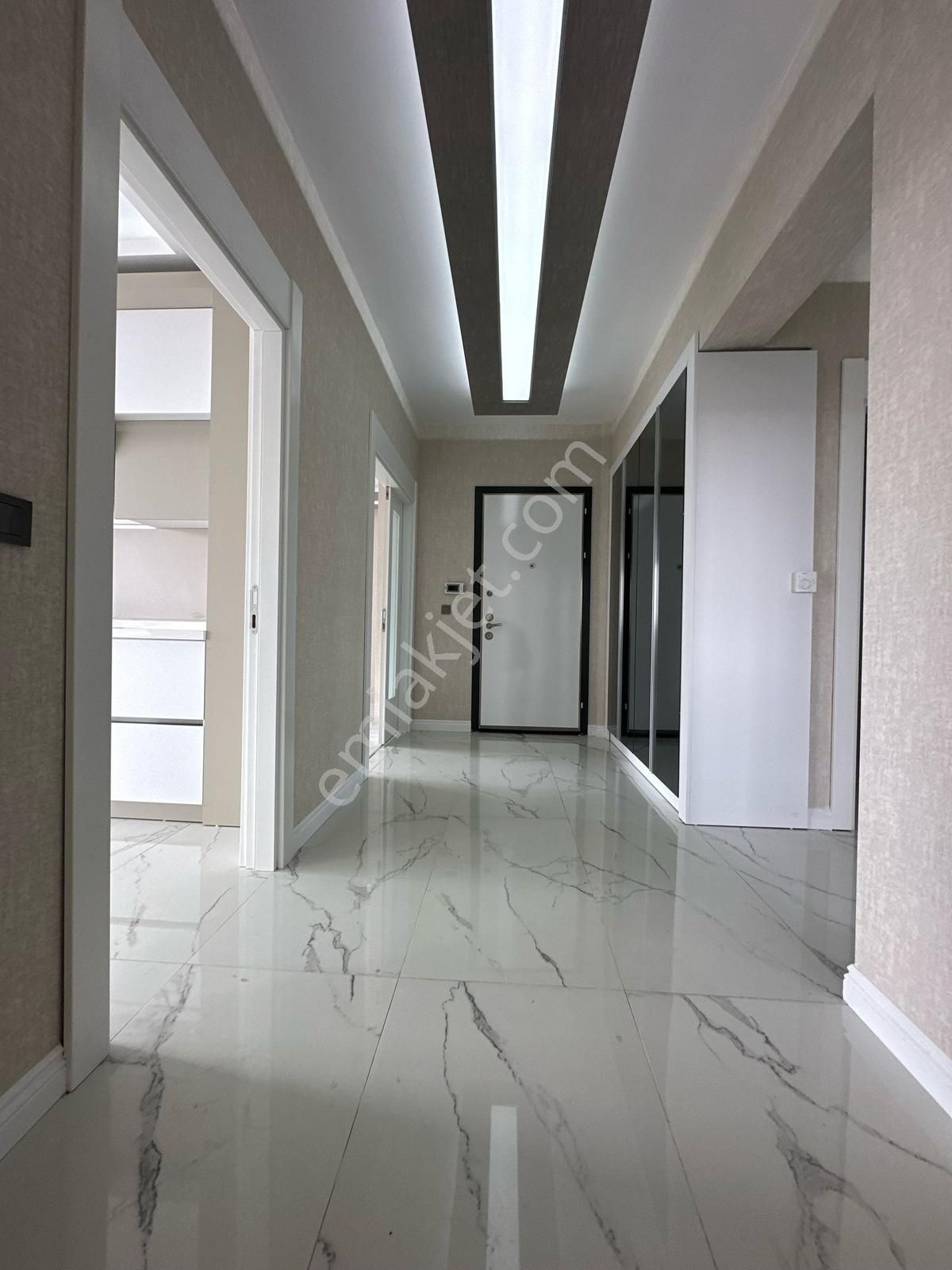 Mehmet Zengin'den Lüks Sitede Kapalı Otoparlı 8.kat 4+1 Daire - Görsel 28