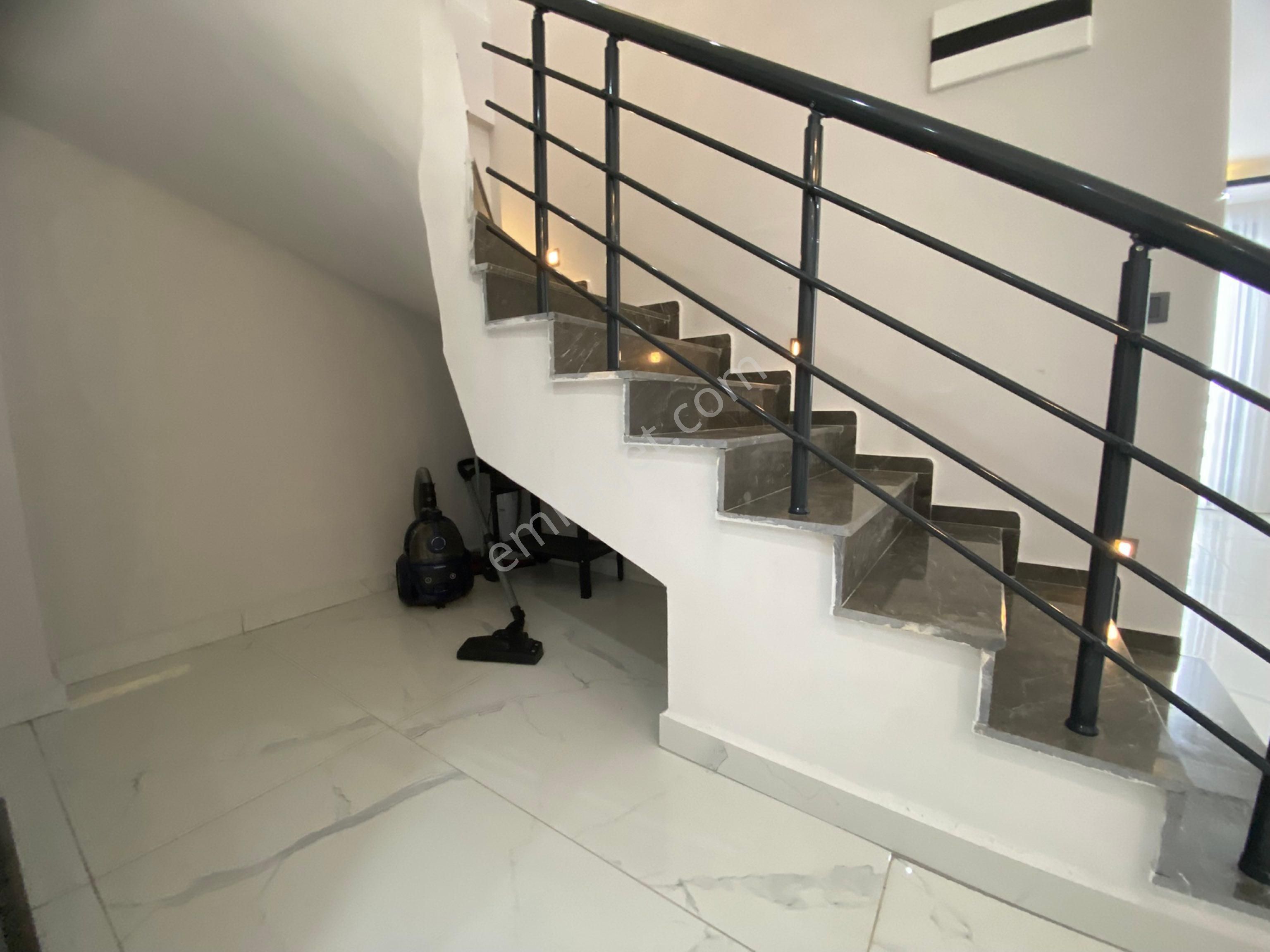 Hisar’da Havuzlu Site İçinde Eşyalı Satılık 3+1 Dubleks Villa - Görsel 19