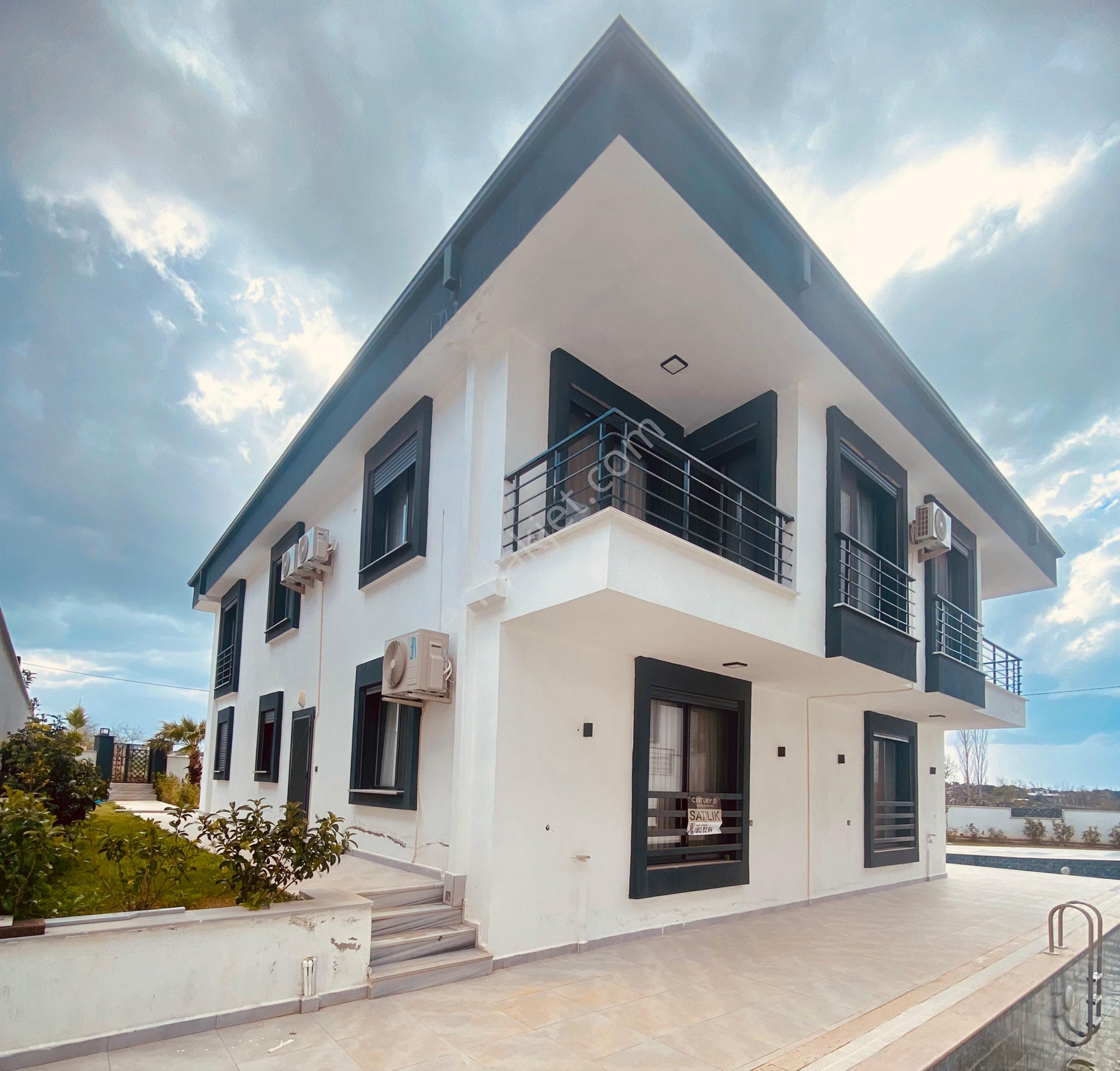 Hisar’da Havuzlu Site İçinde Eşyalı Satılık 3+1 Dubleks Villa